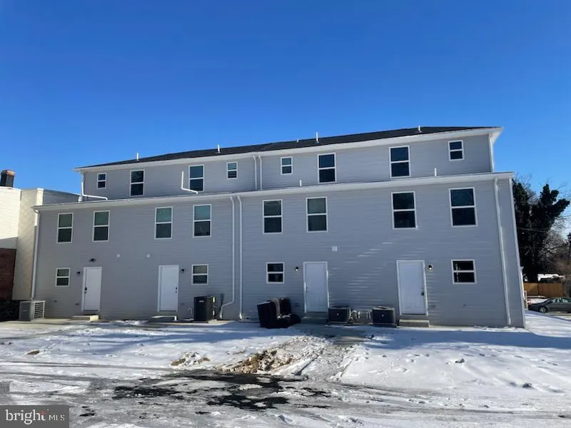 Wilmington, Delaware 19802, United States, 3 Bedrooms Bedrooms, ,3 BathroomsBathrooms,Residential,Pending,58191