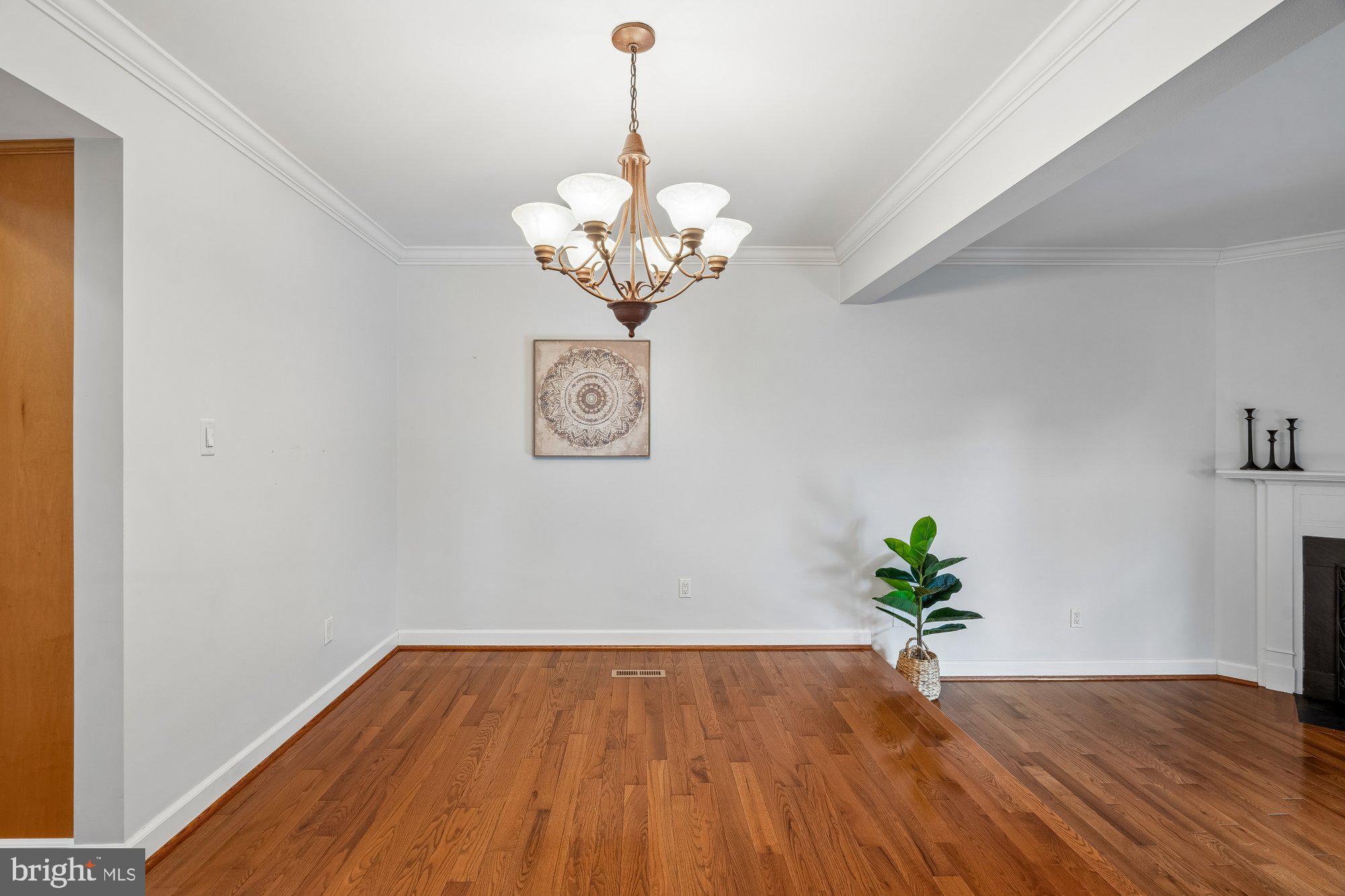 GOVERNORS LANDING - Residential