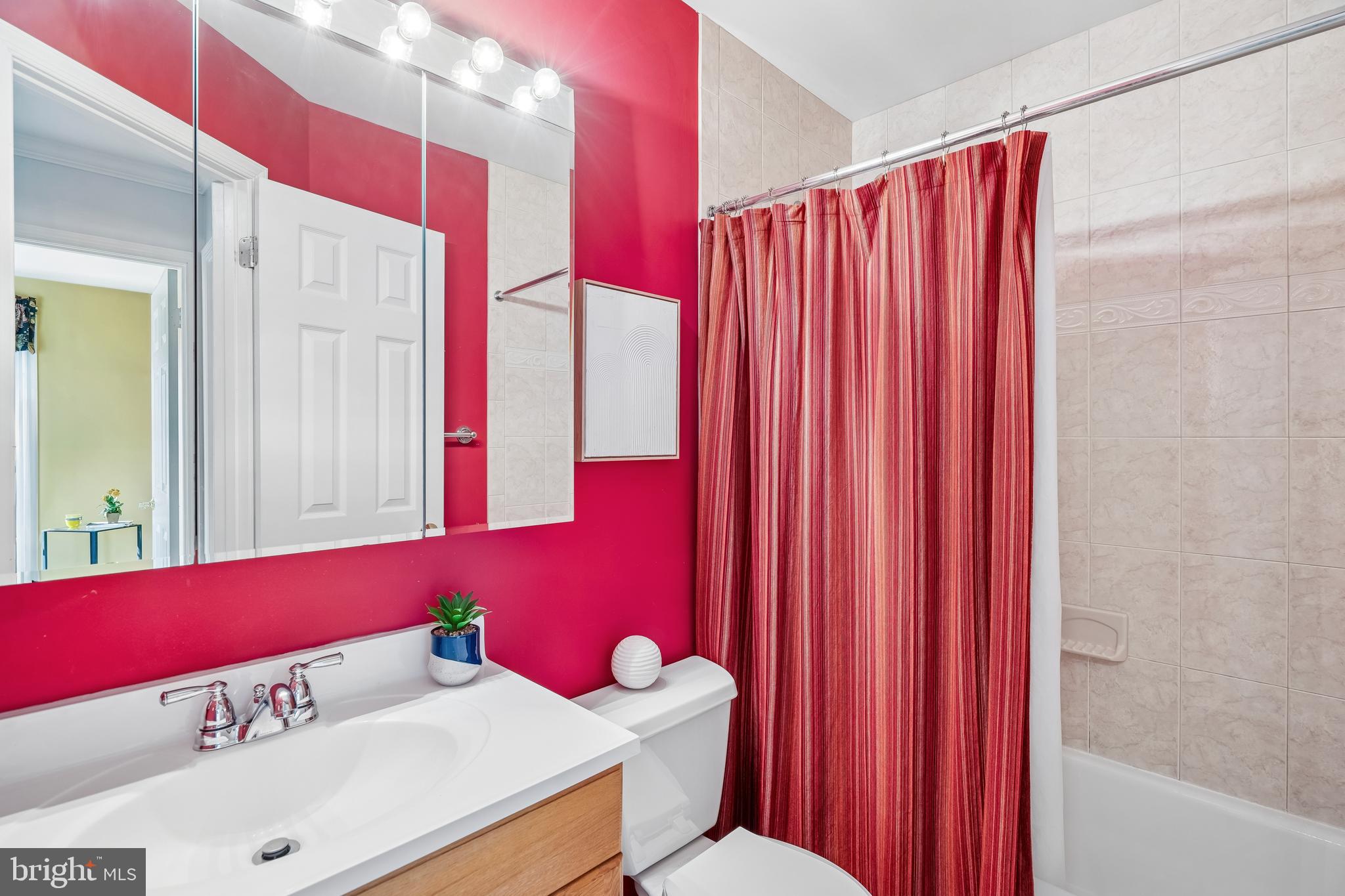 GOVERNORS LANDING - Residential