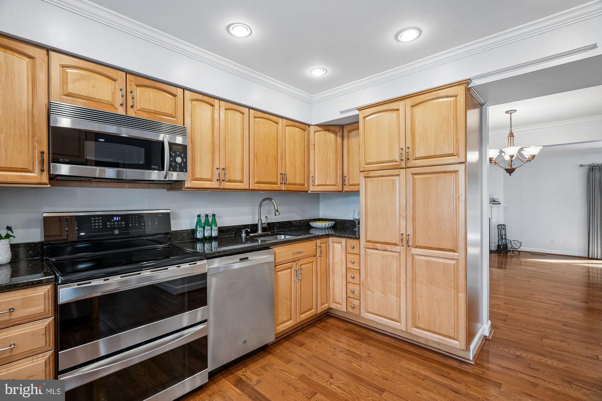 GOVERNORS LANDING - Residential