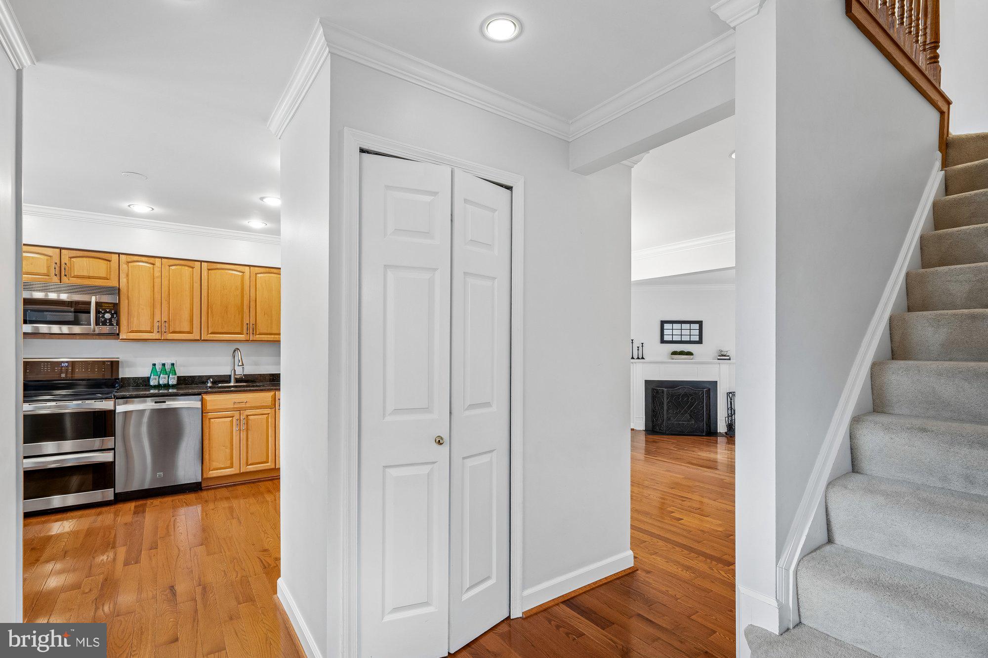 GOVERNORS LANDING - Residential