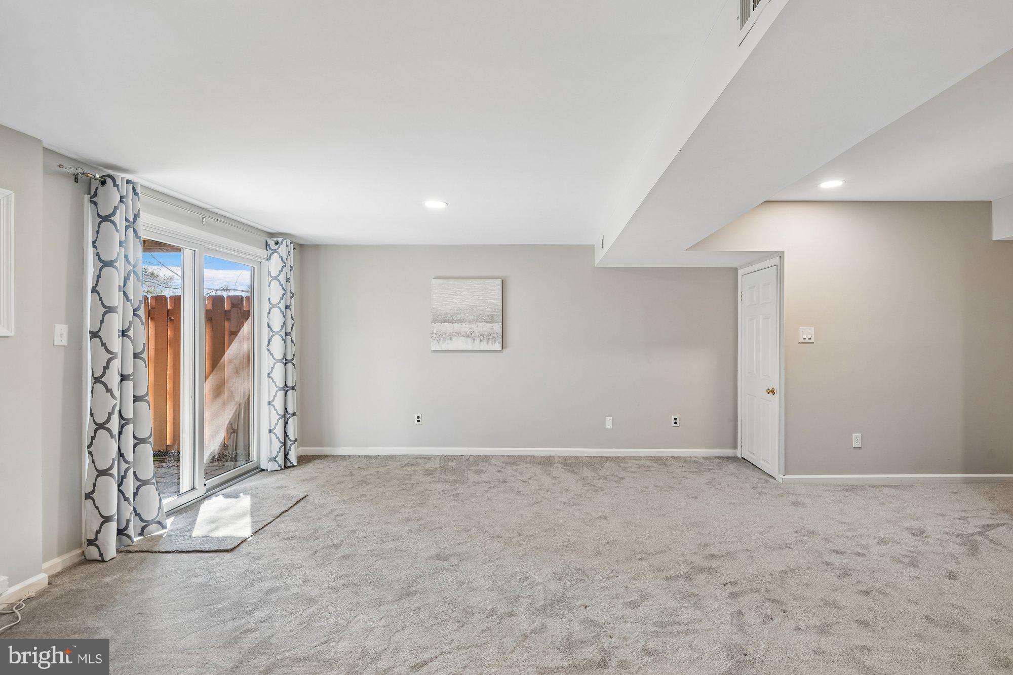 GOVERNORS LANDING - Residential