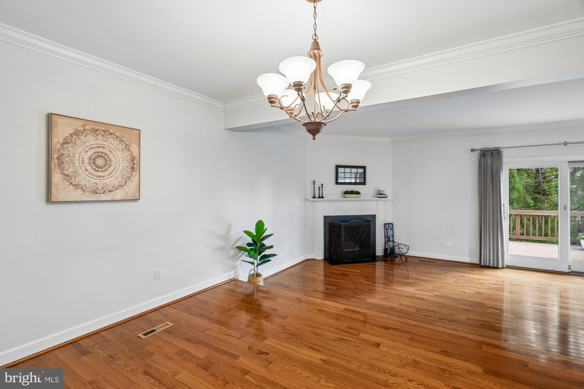 GOVERNORS LANDING - Residential