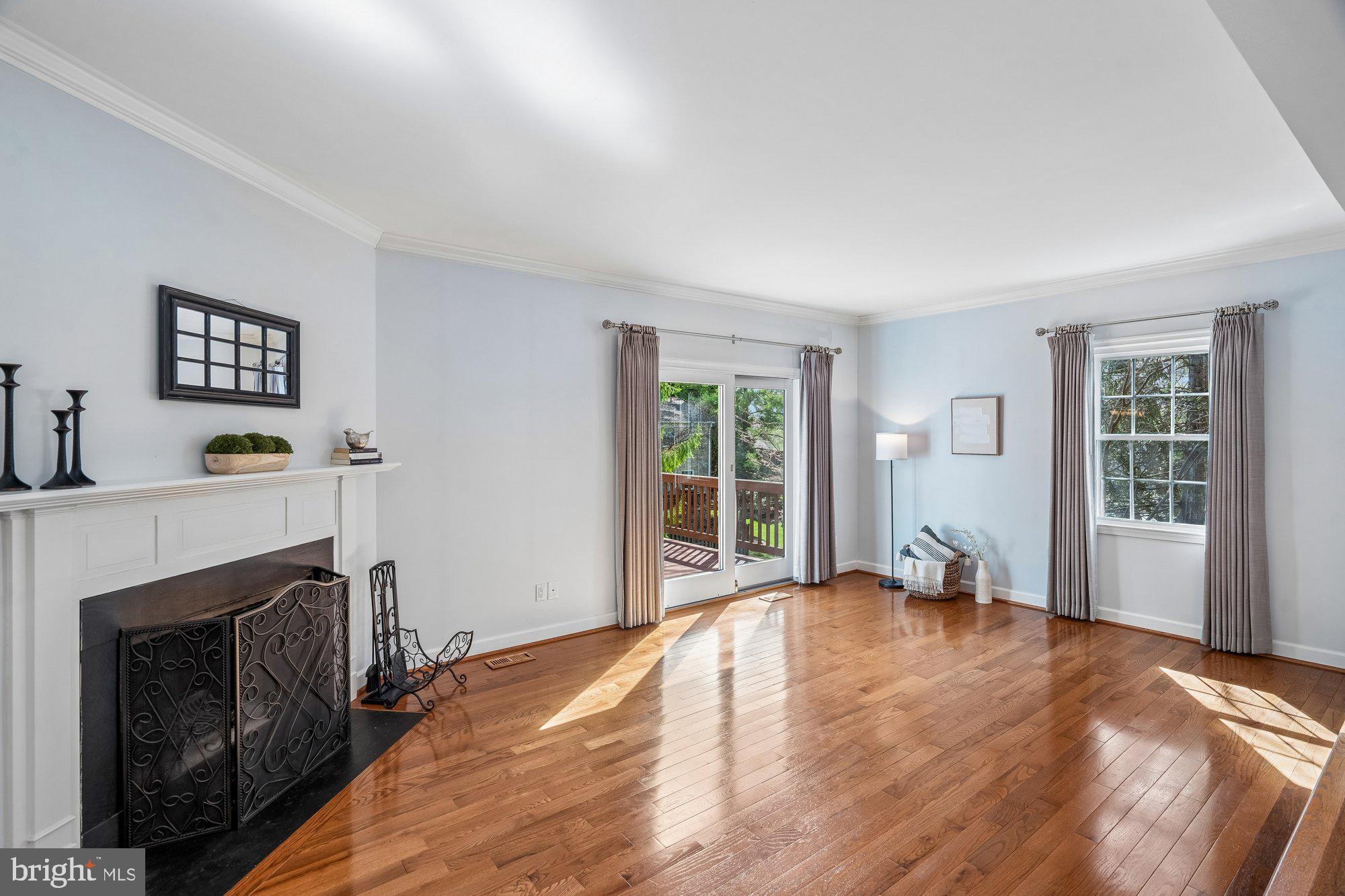 GOVERNORS LANDING - Residential