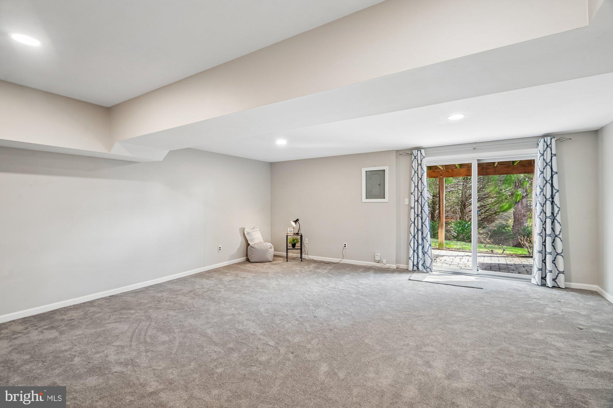 GOVERNORS LANDING - Residential