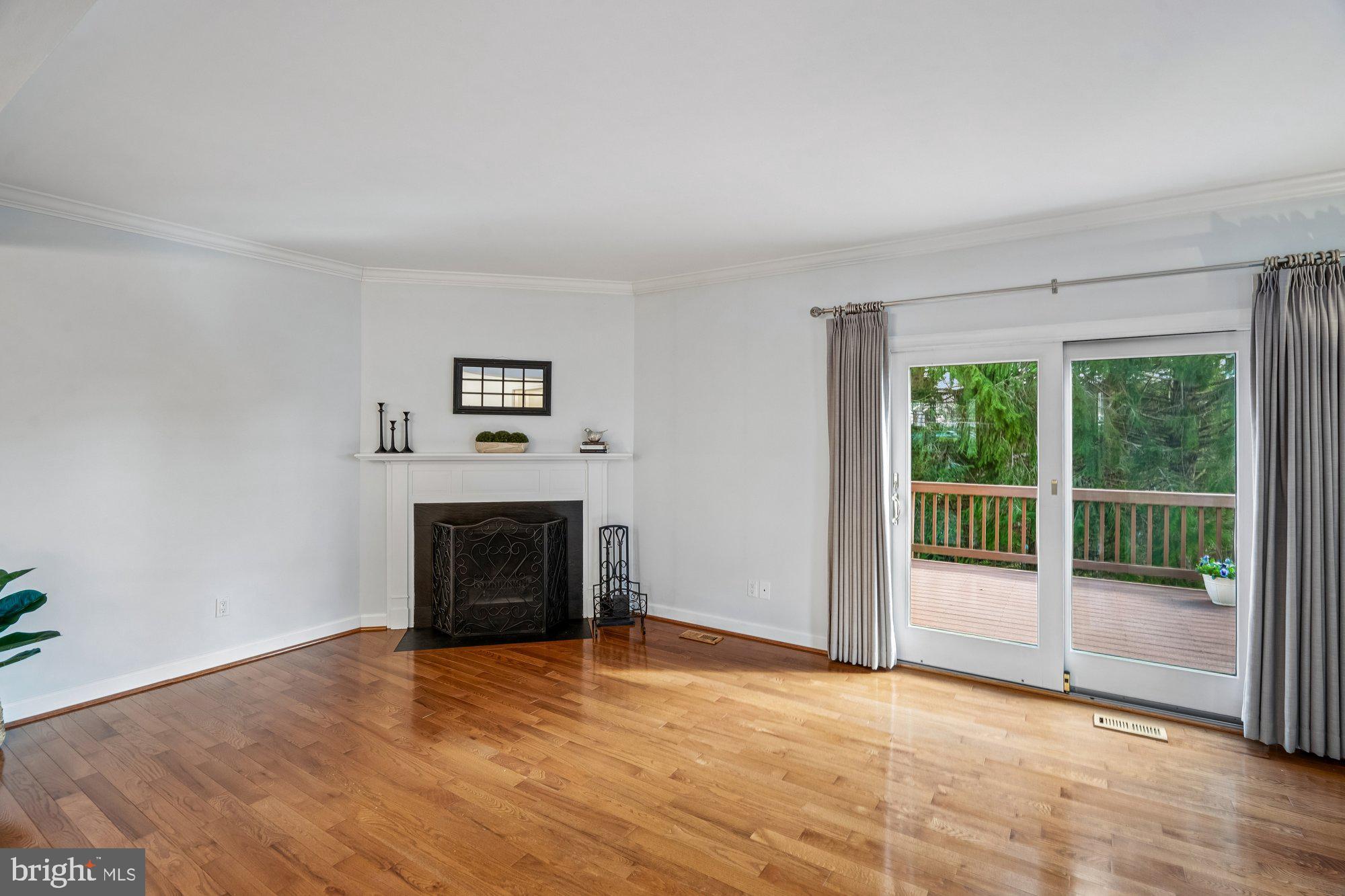 GOVERNORS LANDING - Residential