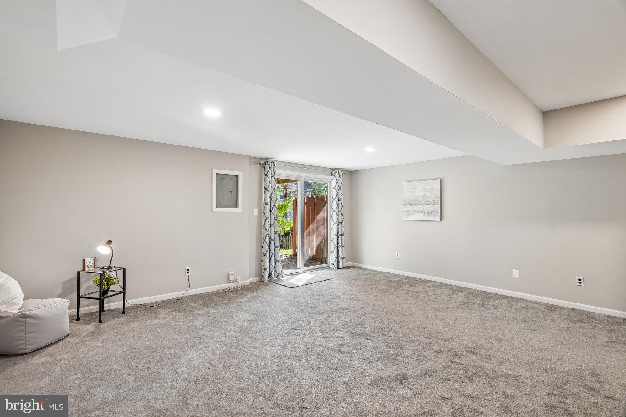 GOVERNORS LANDING - Residential