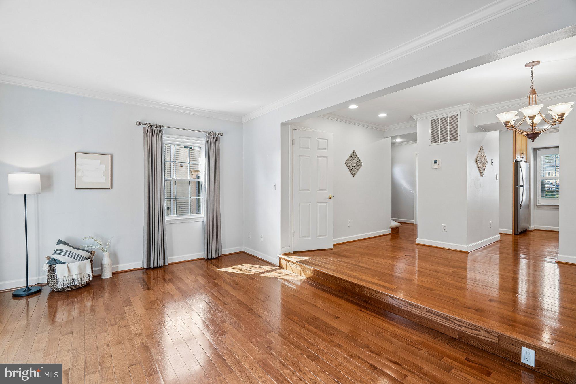 GOVERNORS LANDING - Residential