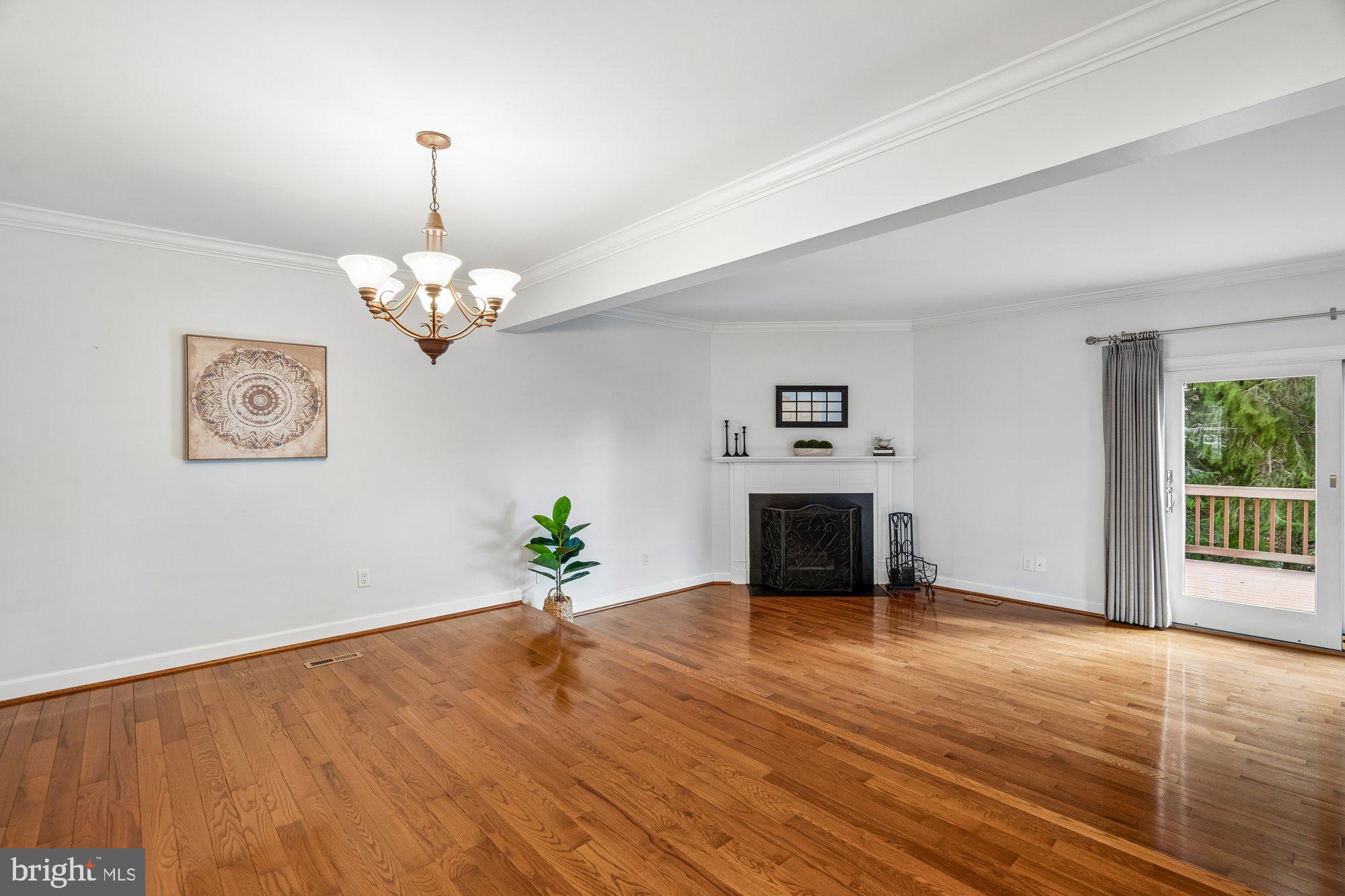 GOVERNORS LANDING - Residential