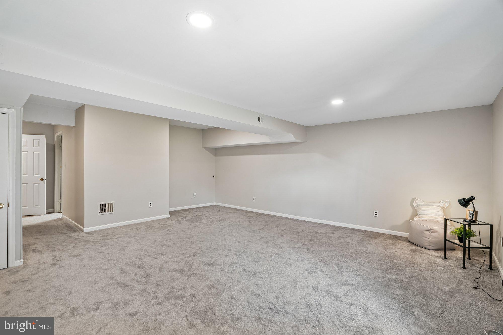 GOVERNORS LANDING - Residential