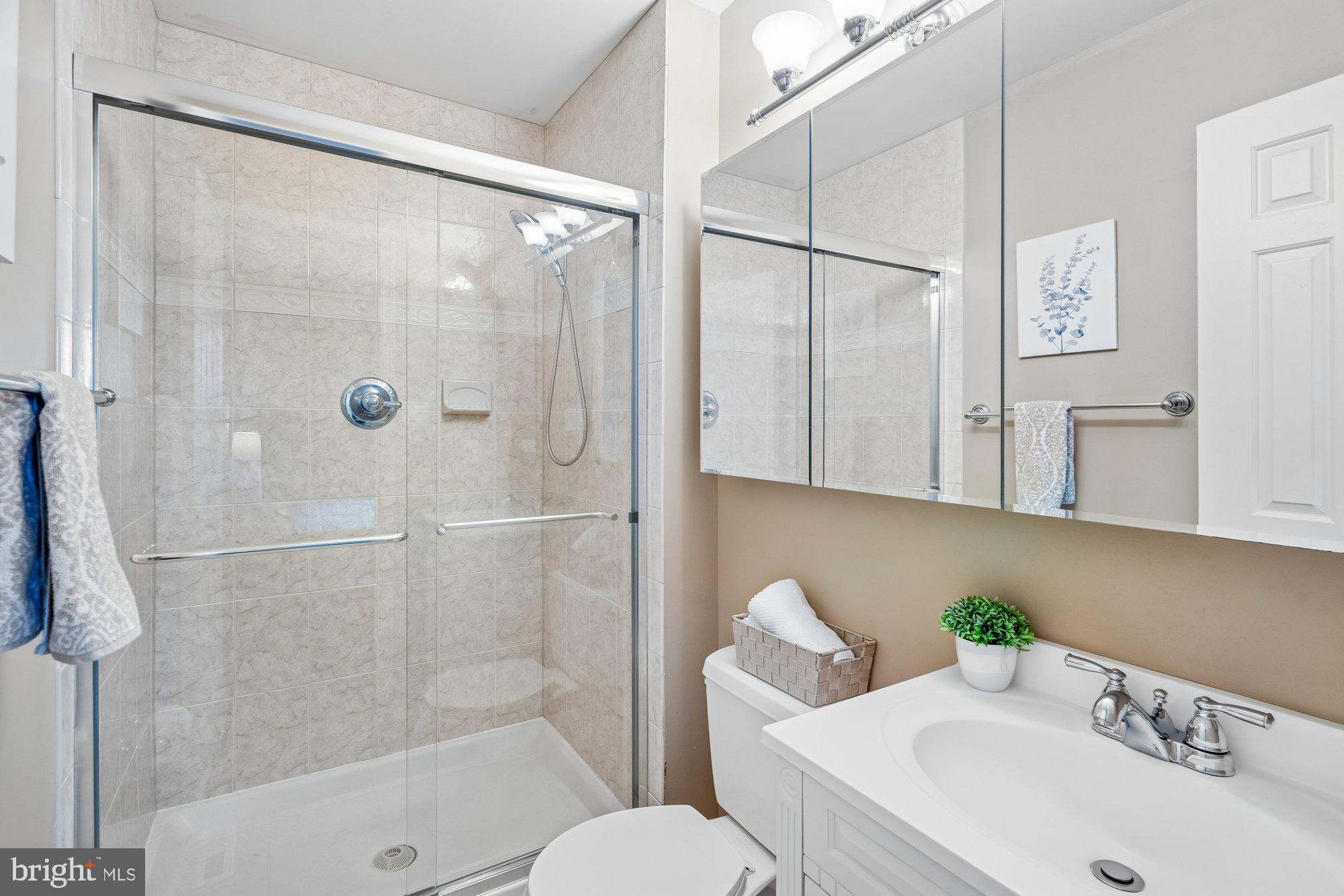 GOVERNORS LANDING - Residential