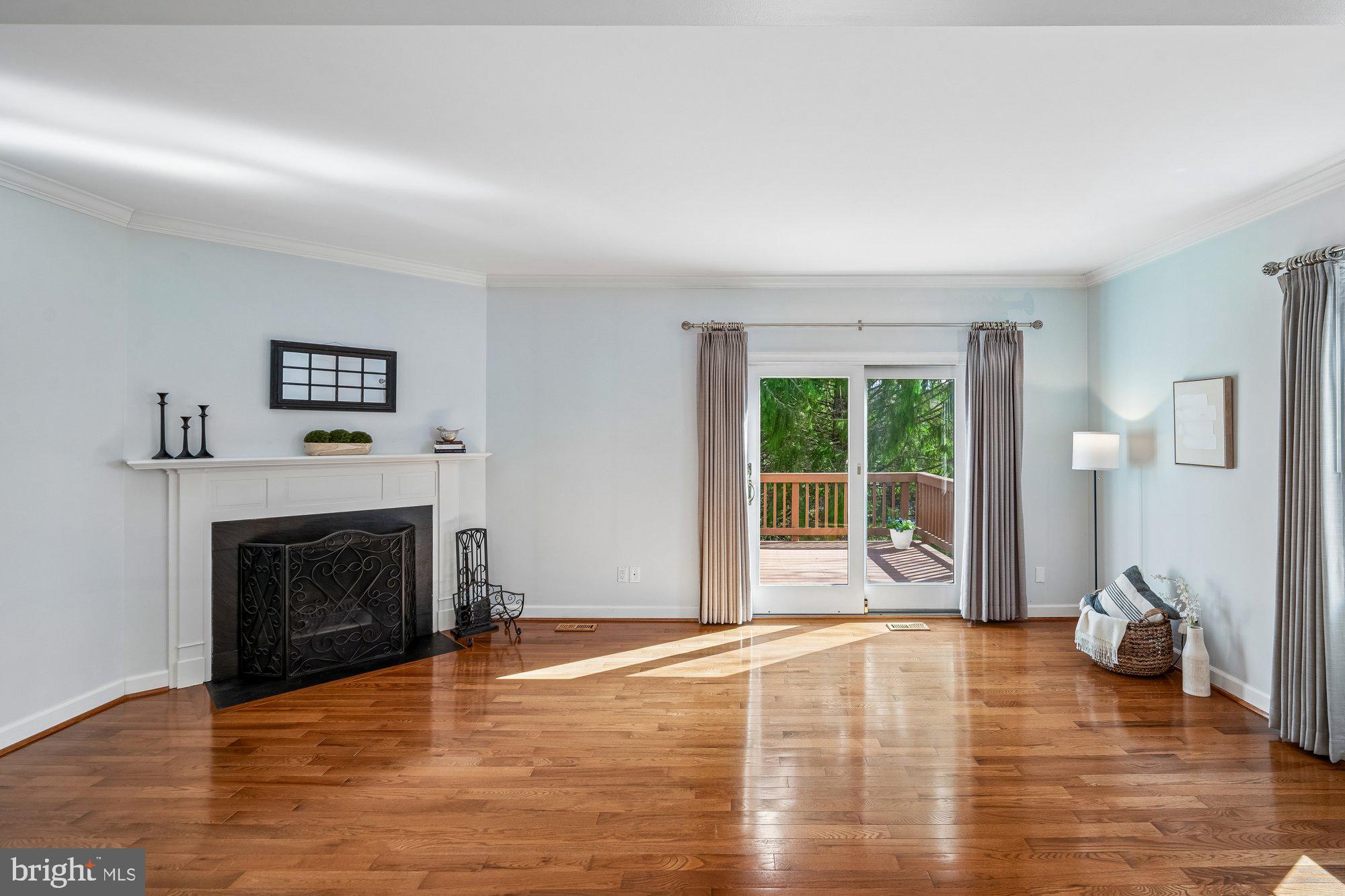 GOVERNORS LANDING - Residential