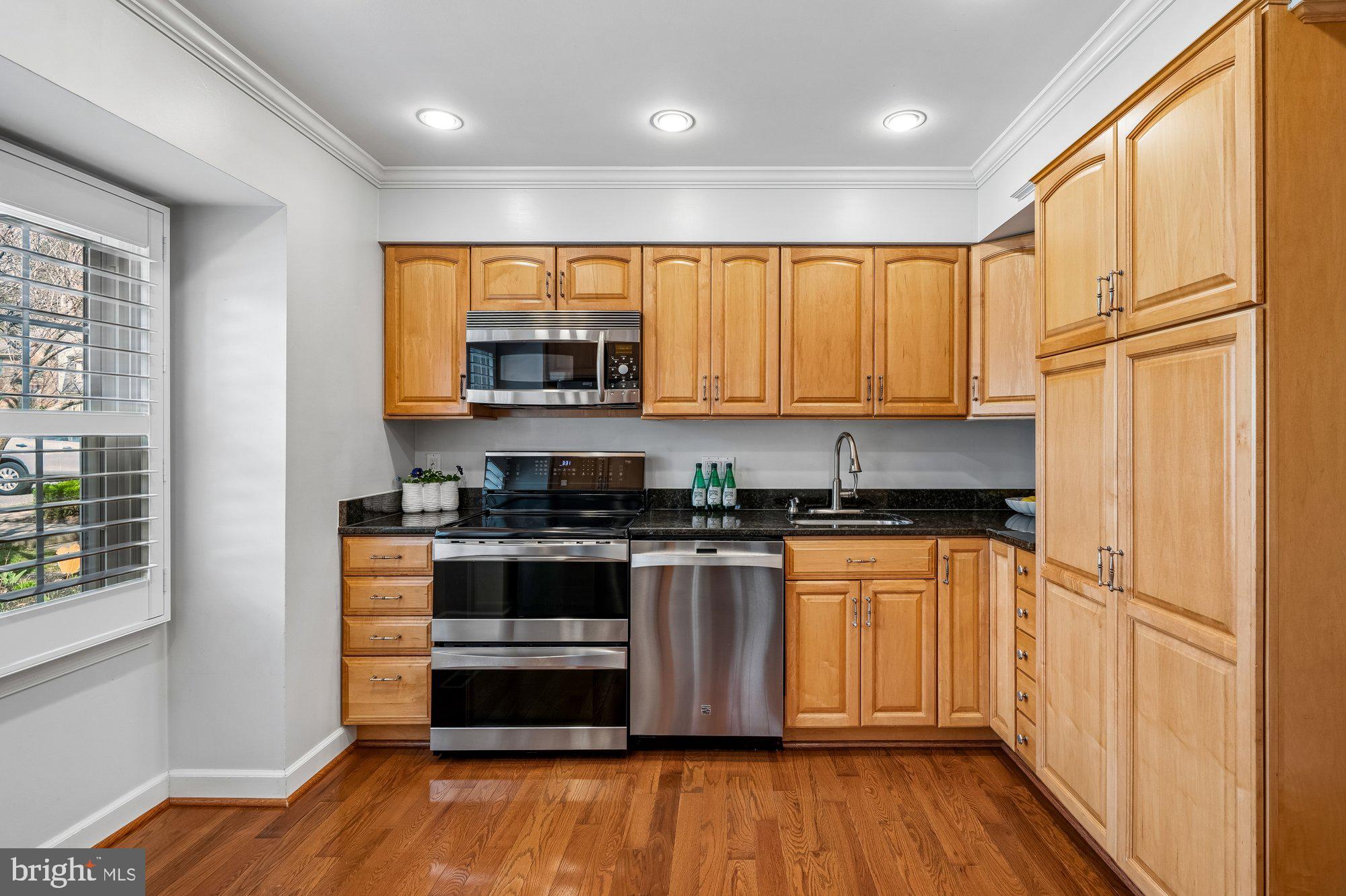 GOVERNORS LANDING - Residential