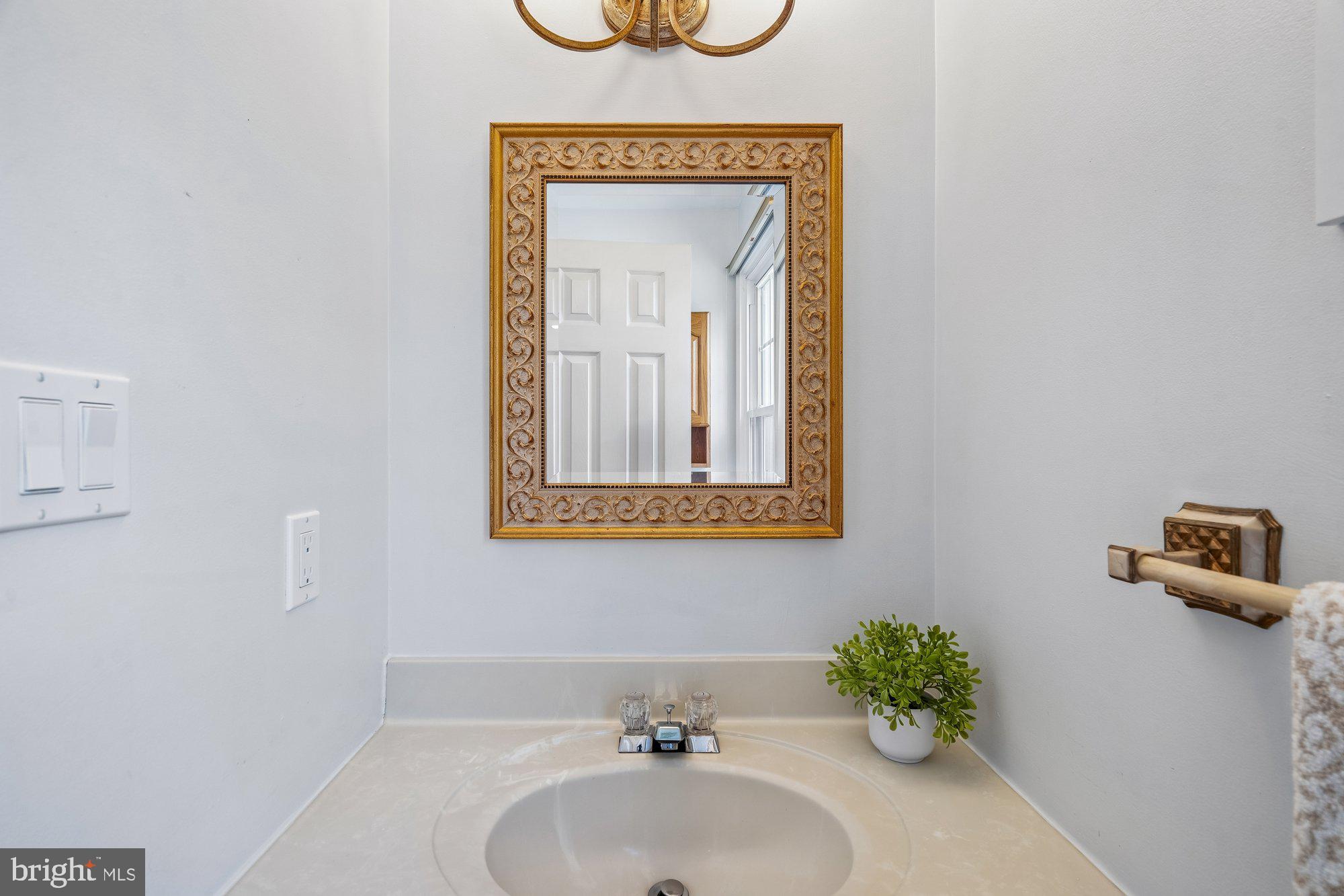 GOVERNORS LANDING - Residential