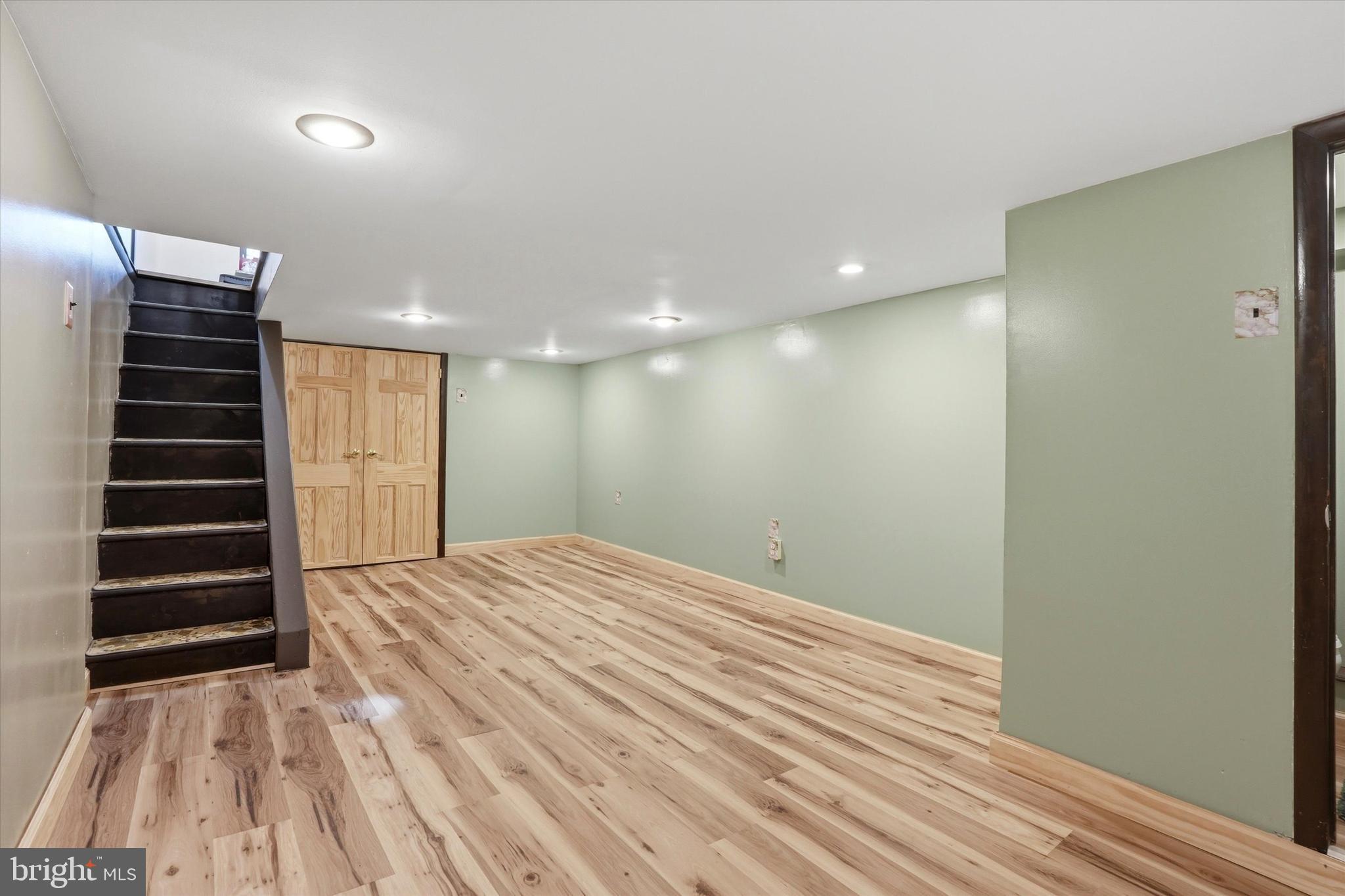 LOWER MOYAMENSING - Residential