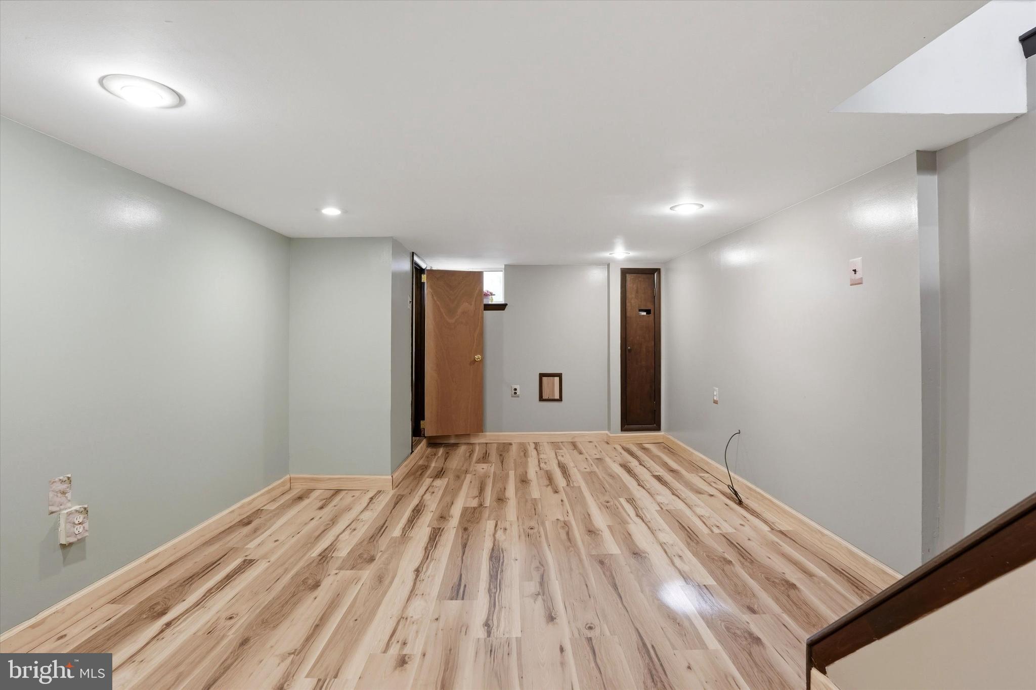 LOWER MOYAMENSING - Residential