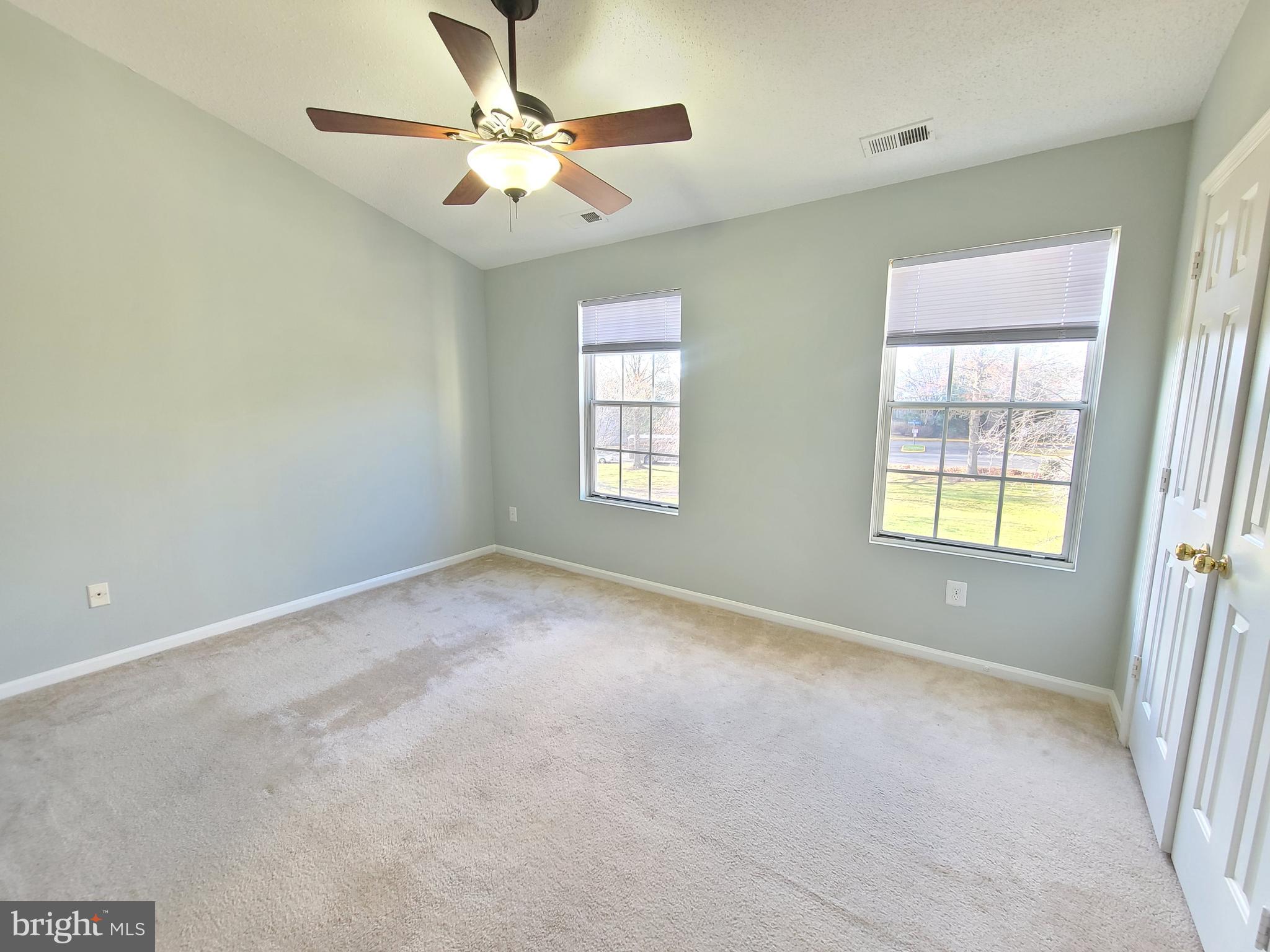 LANDSDOWNE - Residential Lease