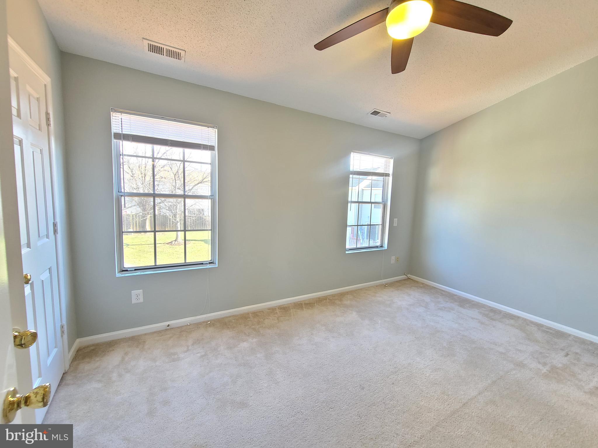 LANDSDOWNE - Residential Lease