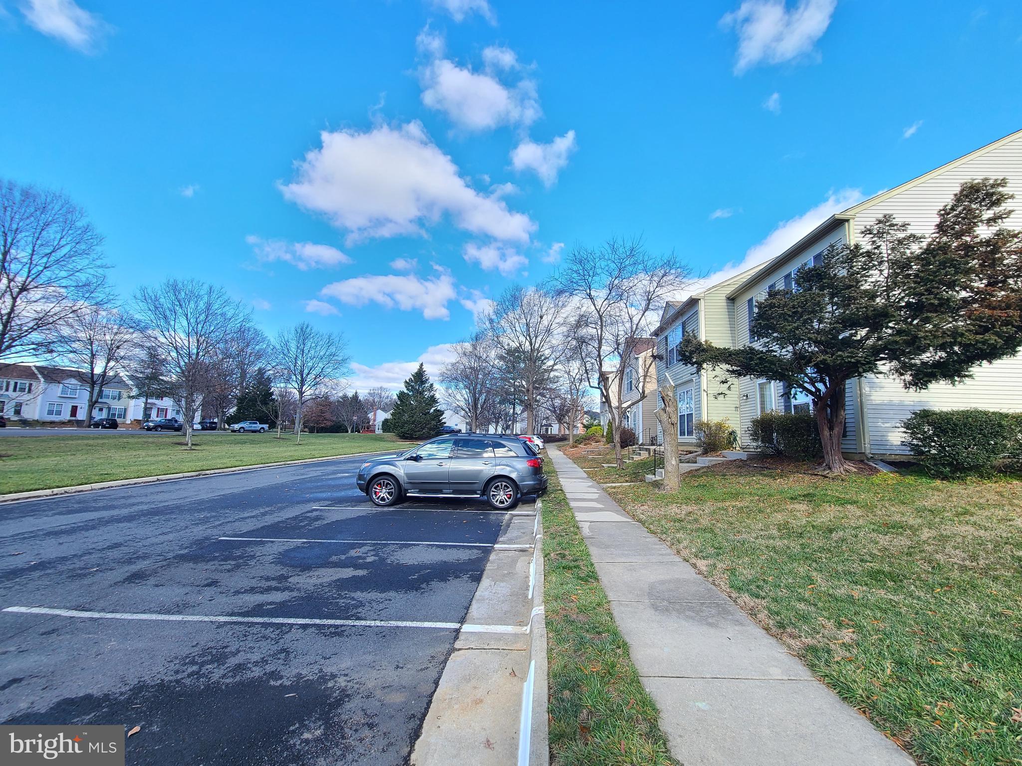 LANDSDOWNE - Residential Lease