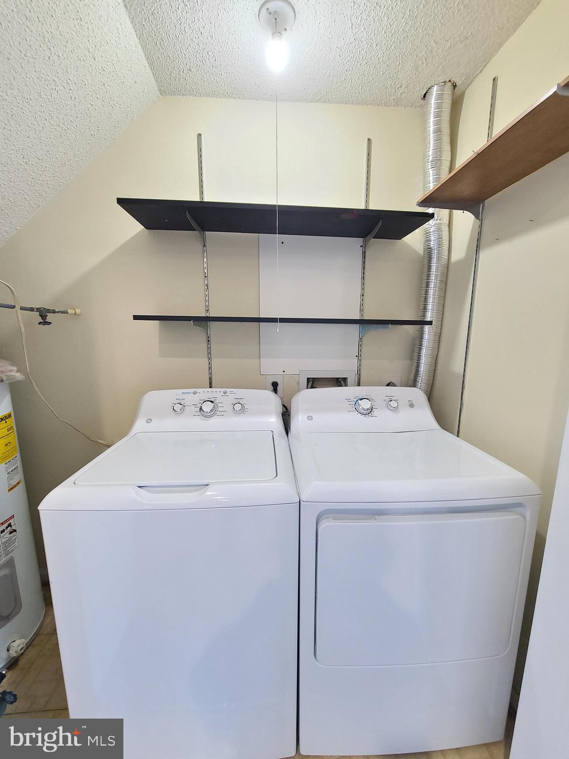 LANDSDOWNE - Residential Lease