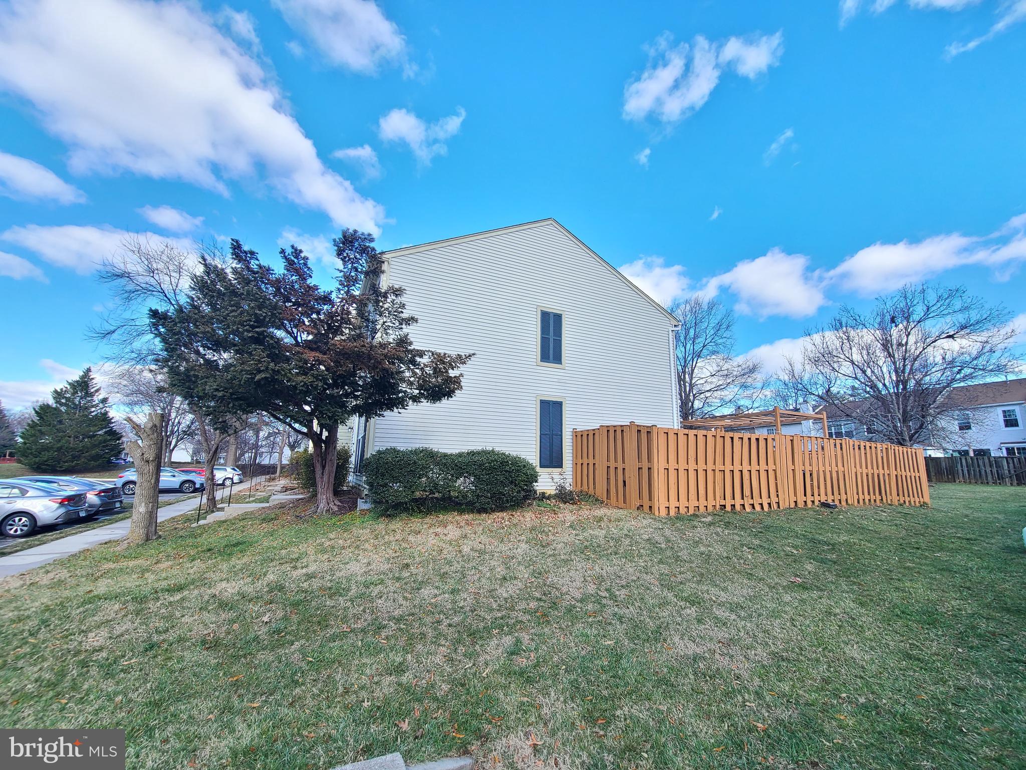 LANDSDOWNE - Residential Lease