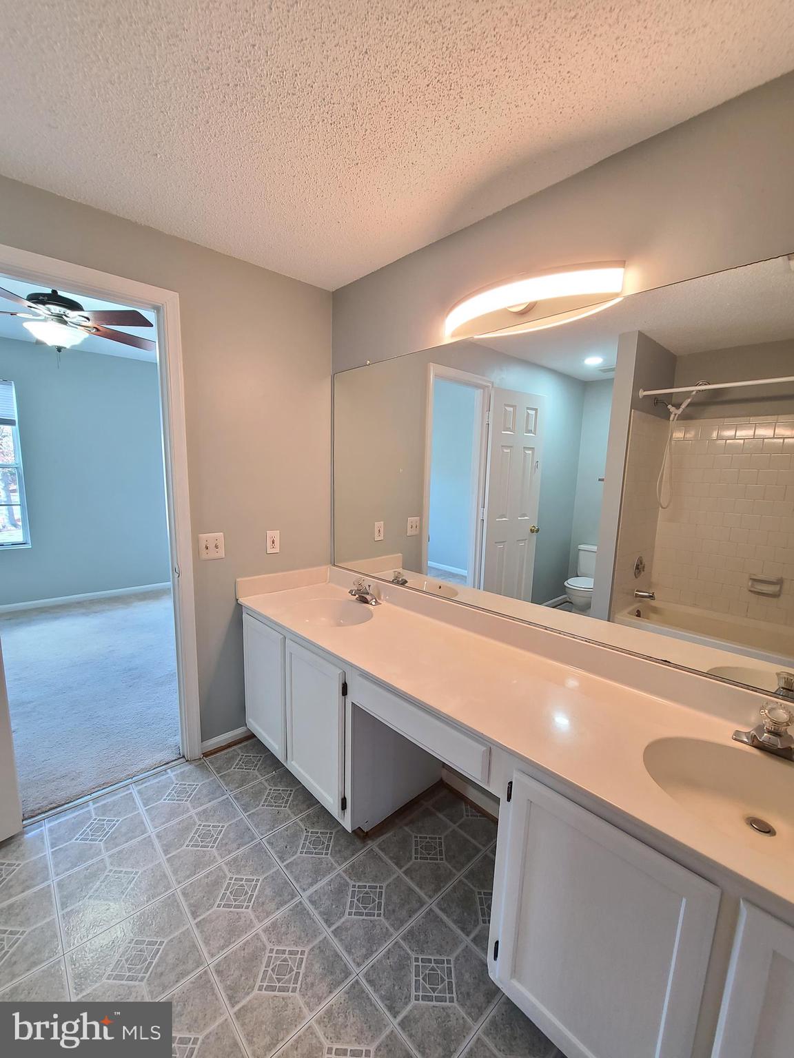 LANDSDOWNE - Residential Lease