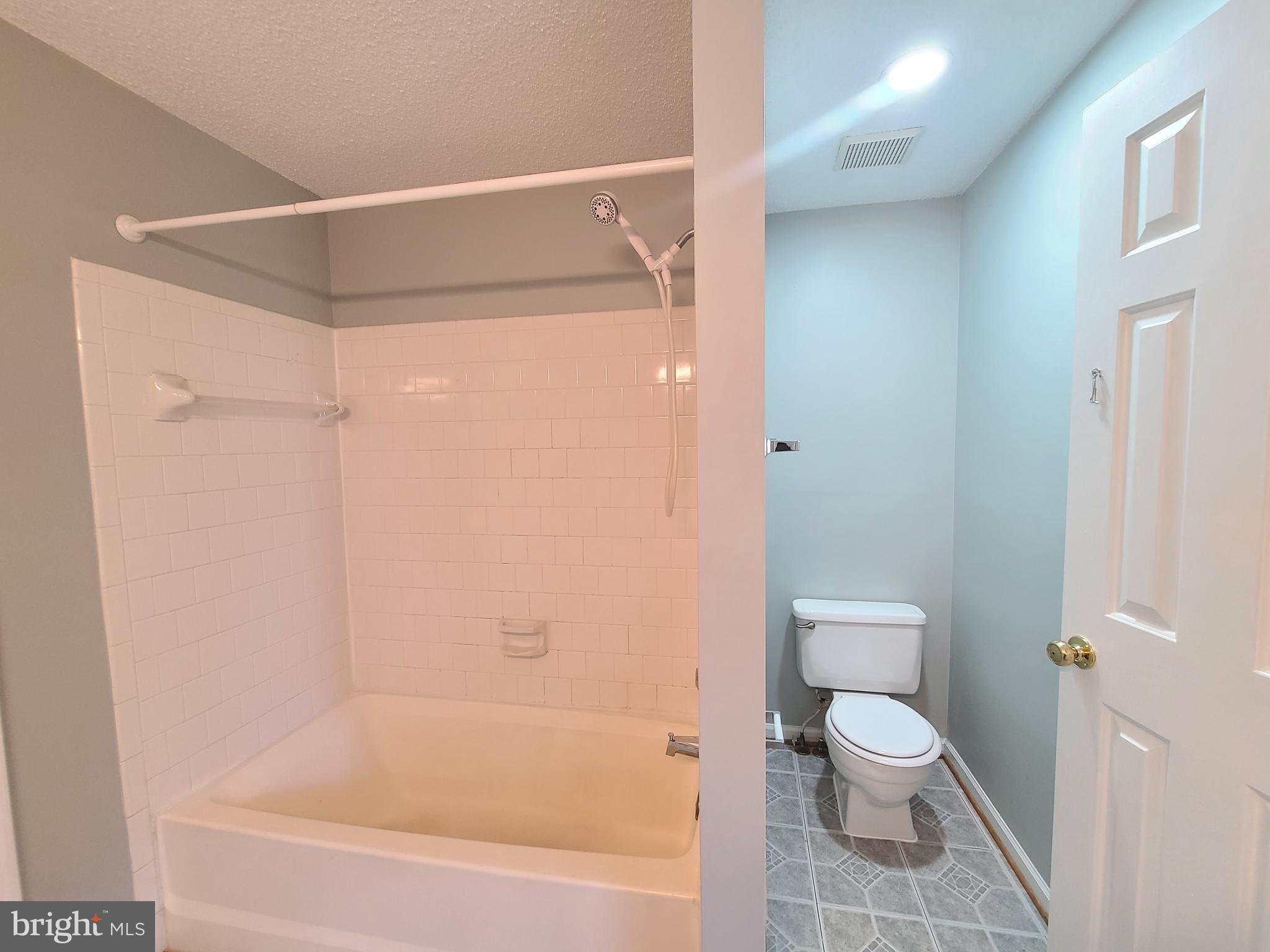 LANDSDOWNE - Residential Lease