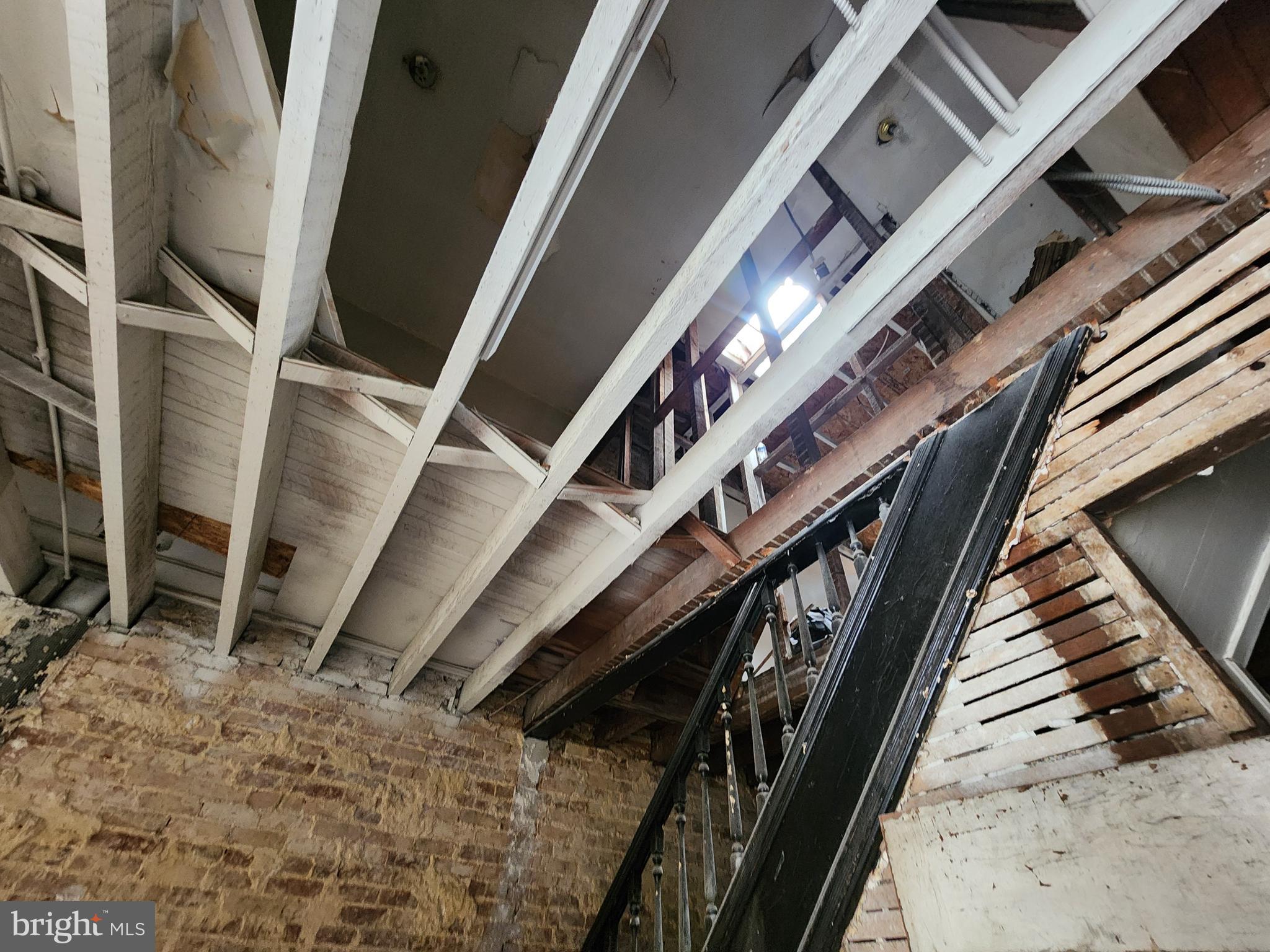 BROADWAY EAST - Residential