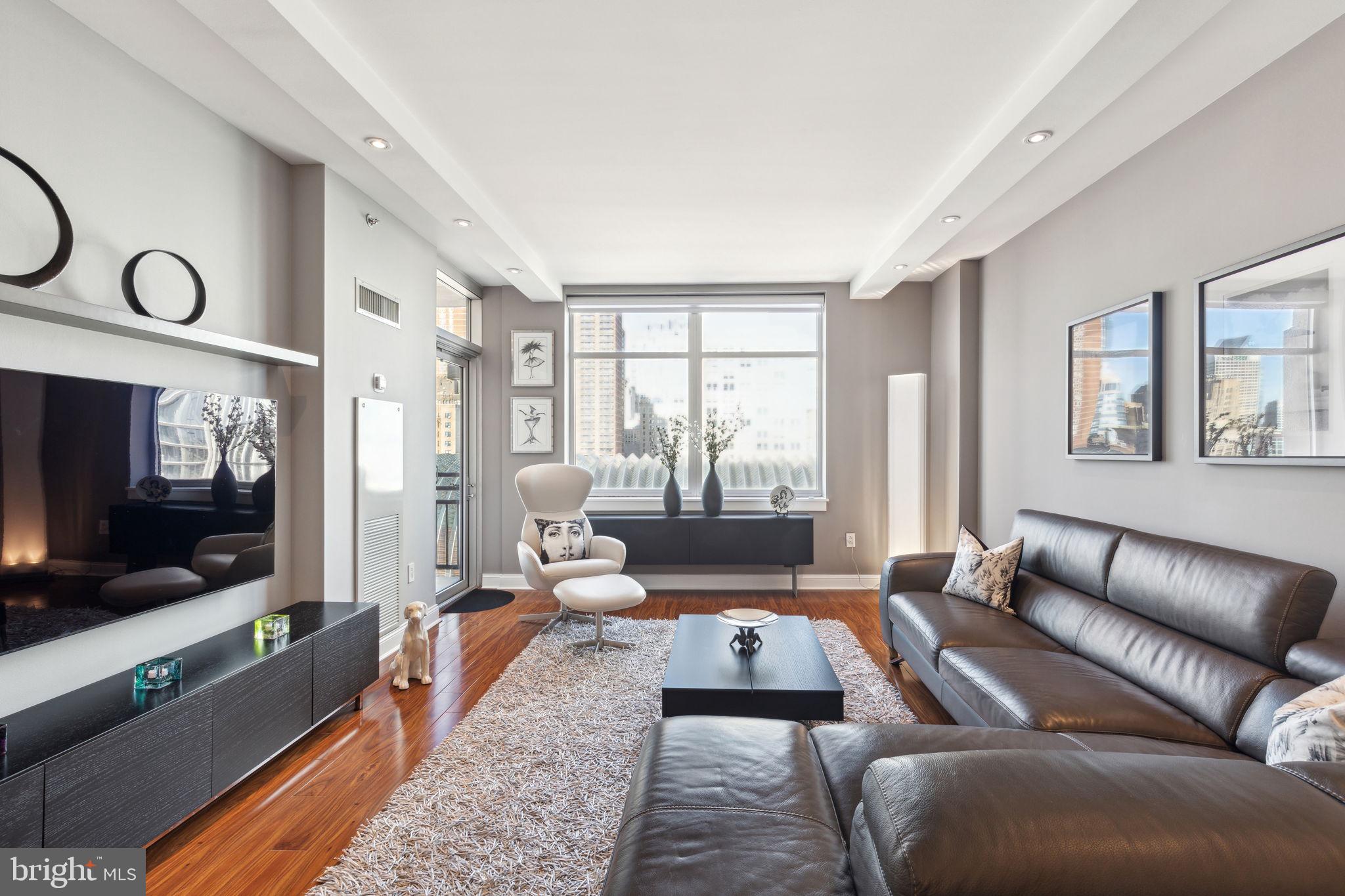 AVENUE OF THE ARTS - Residential