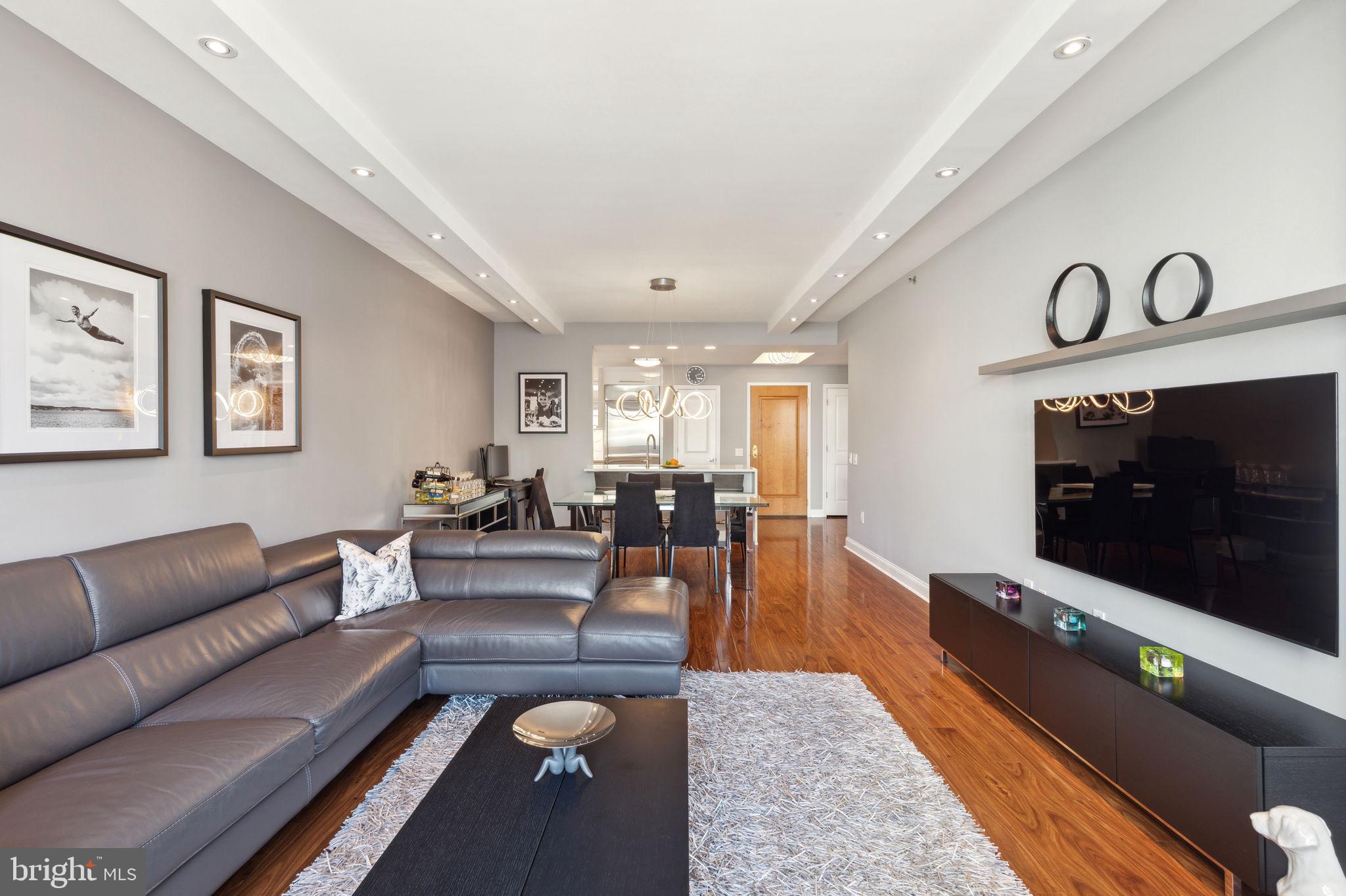 AVENUE OF THE ARTS - Residential