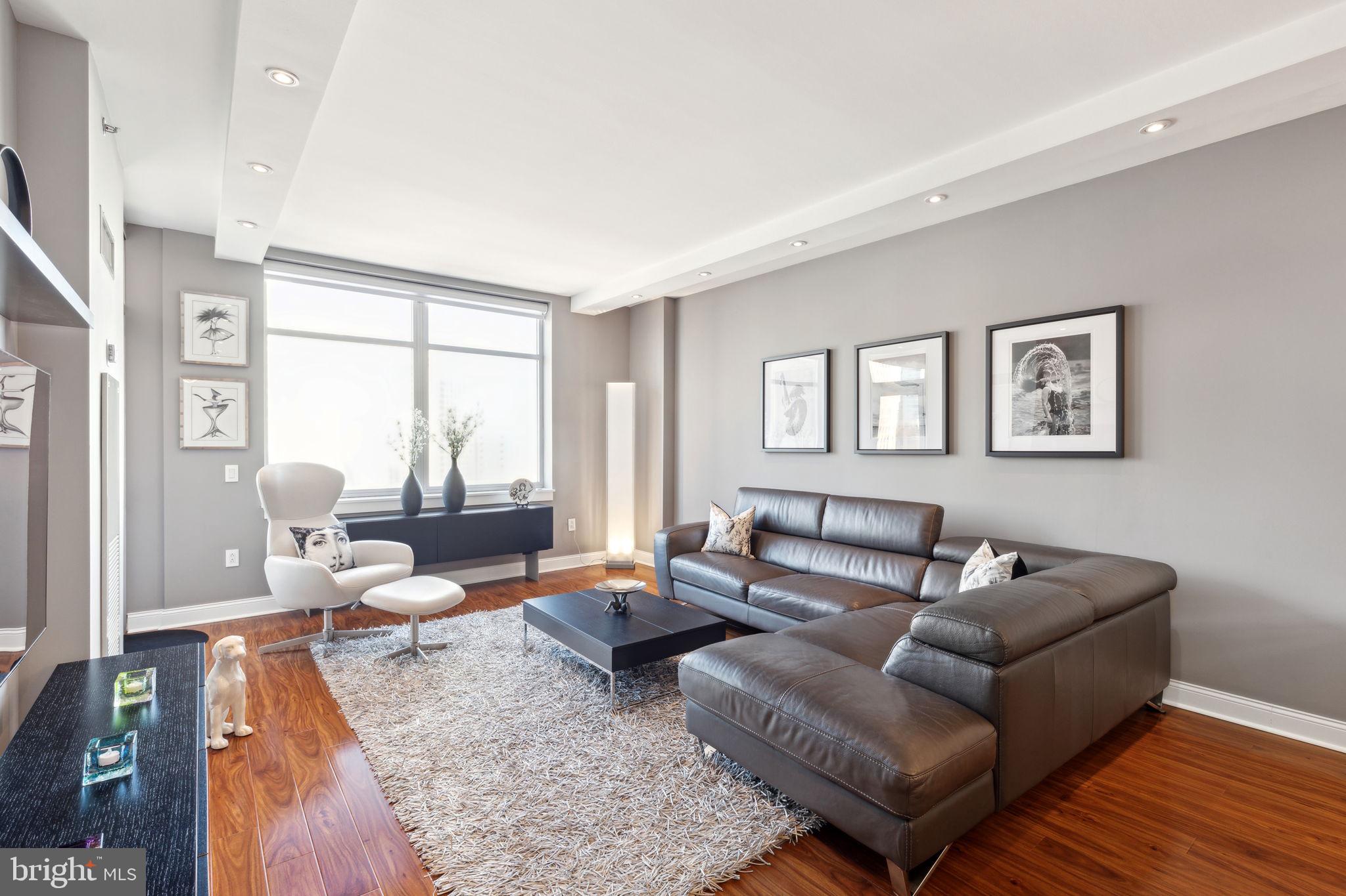 AVENUE OF THE ARTS - Residential