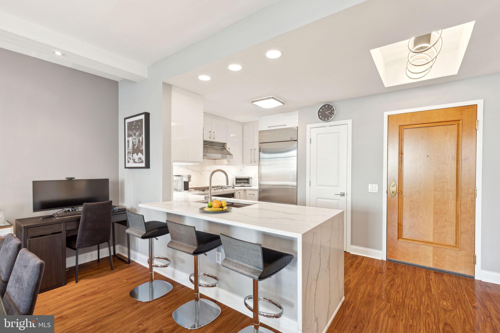 AVENUE OF THE ARTS - Residential