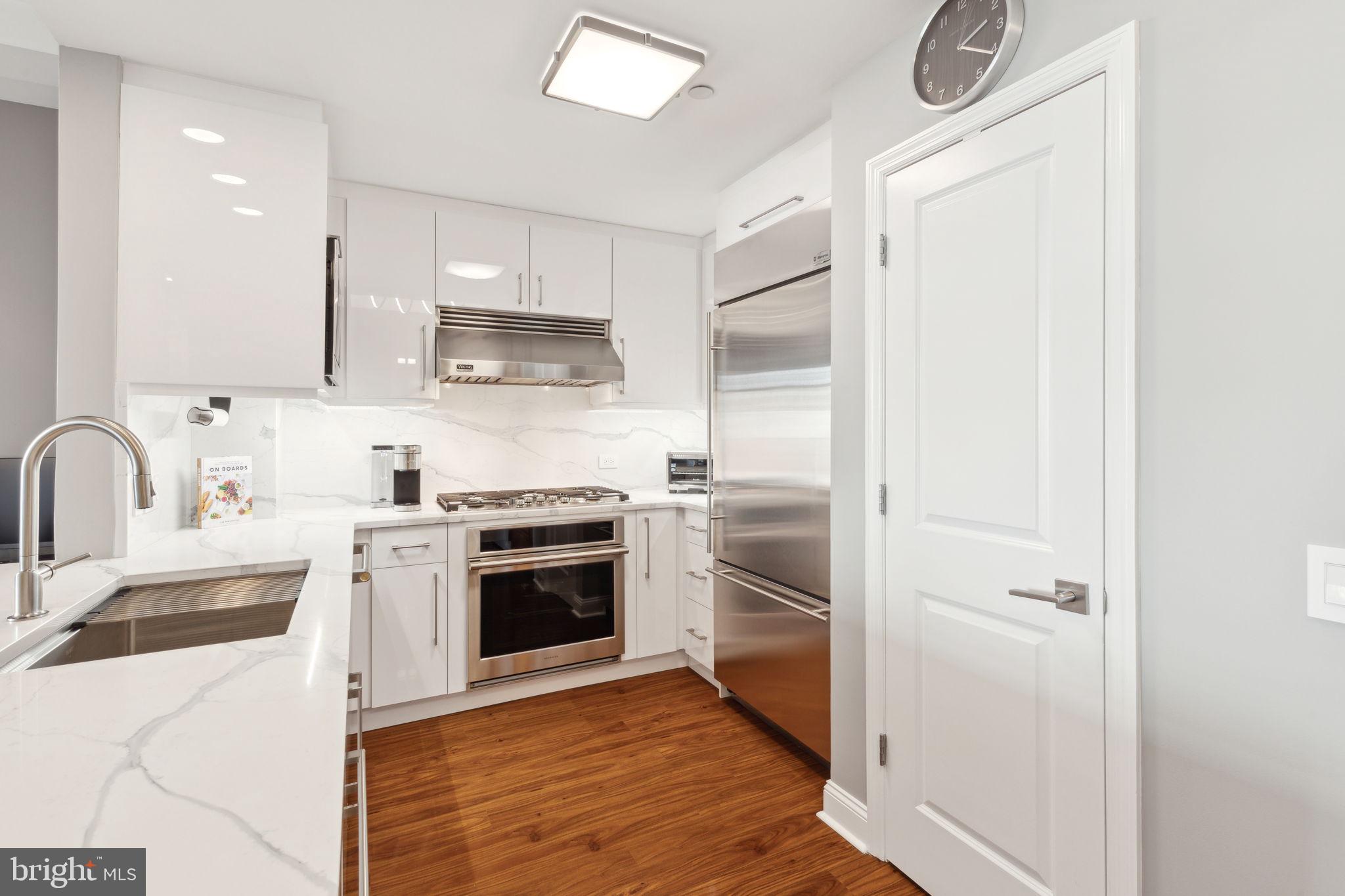 AVENUE OF THE ARTS - Residential