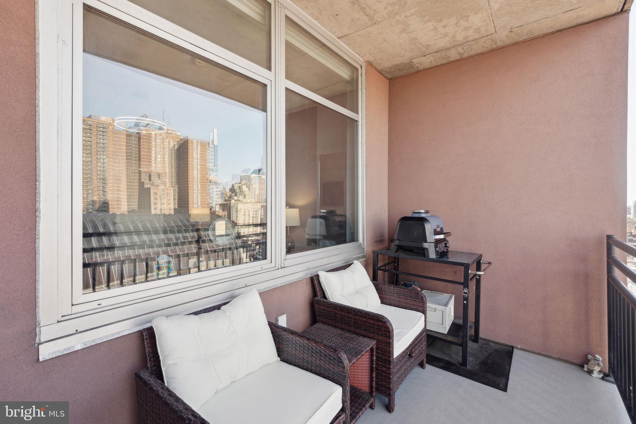 AVENUE OF THE ARTS - Residential