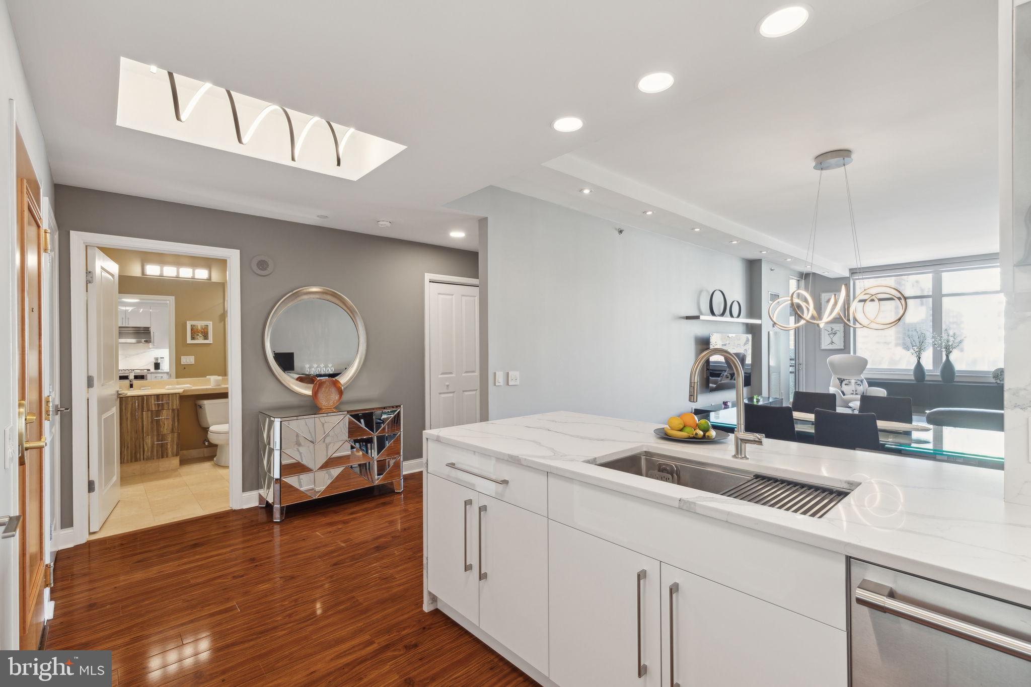 AVENUE OF THE ARTS - Residential