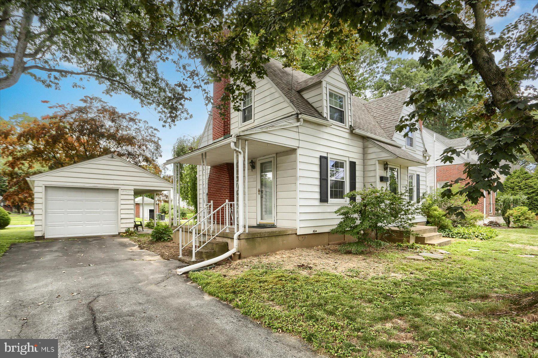 3819 LOCUST LANE