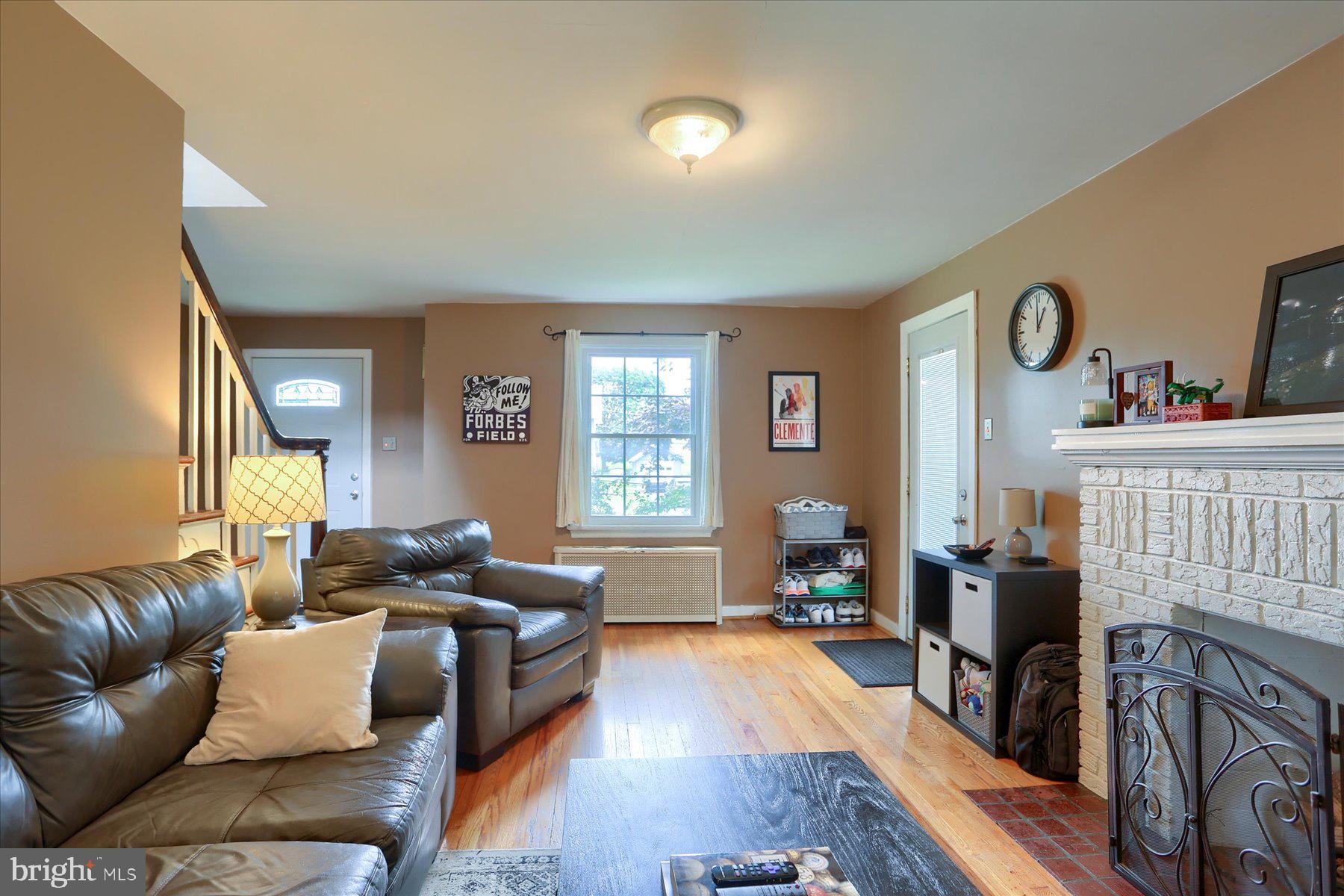3819 LOCUST LANE
