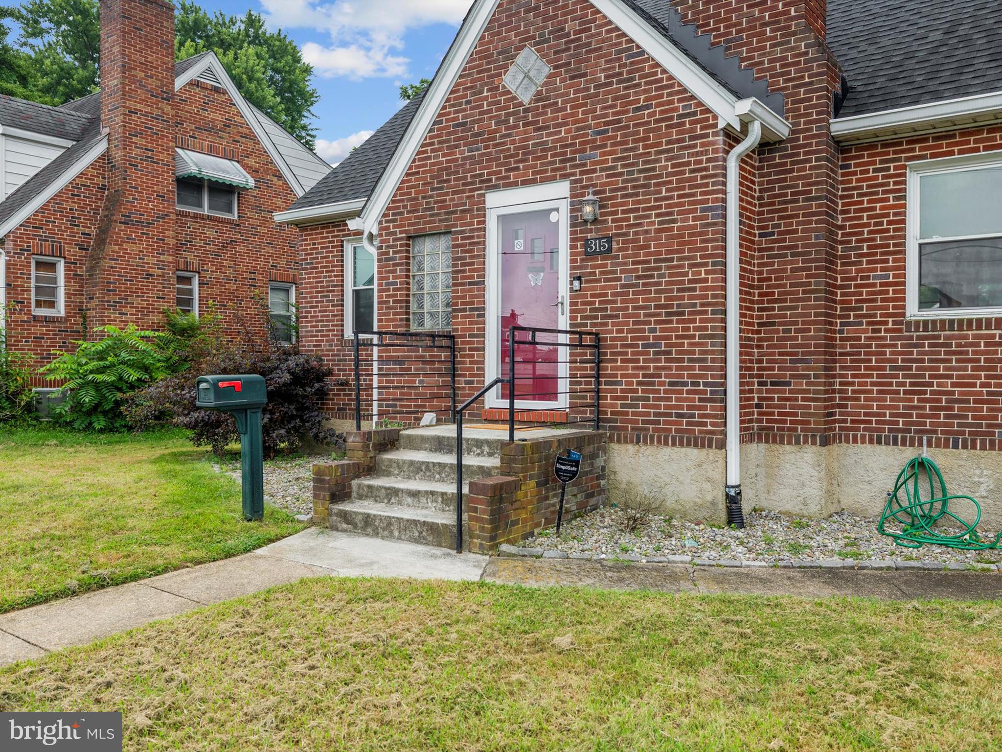 CURTIS HEIGHTS - Residential