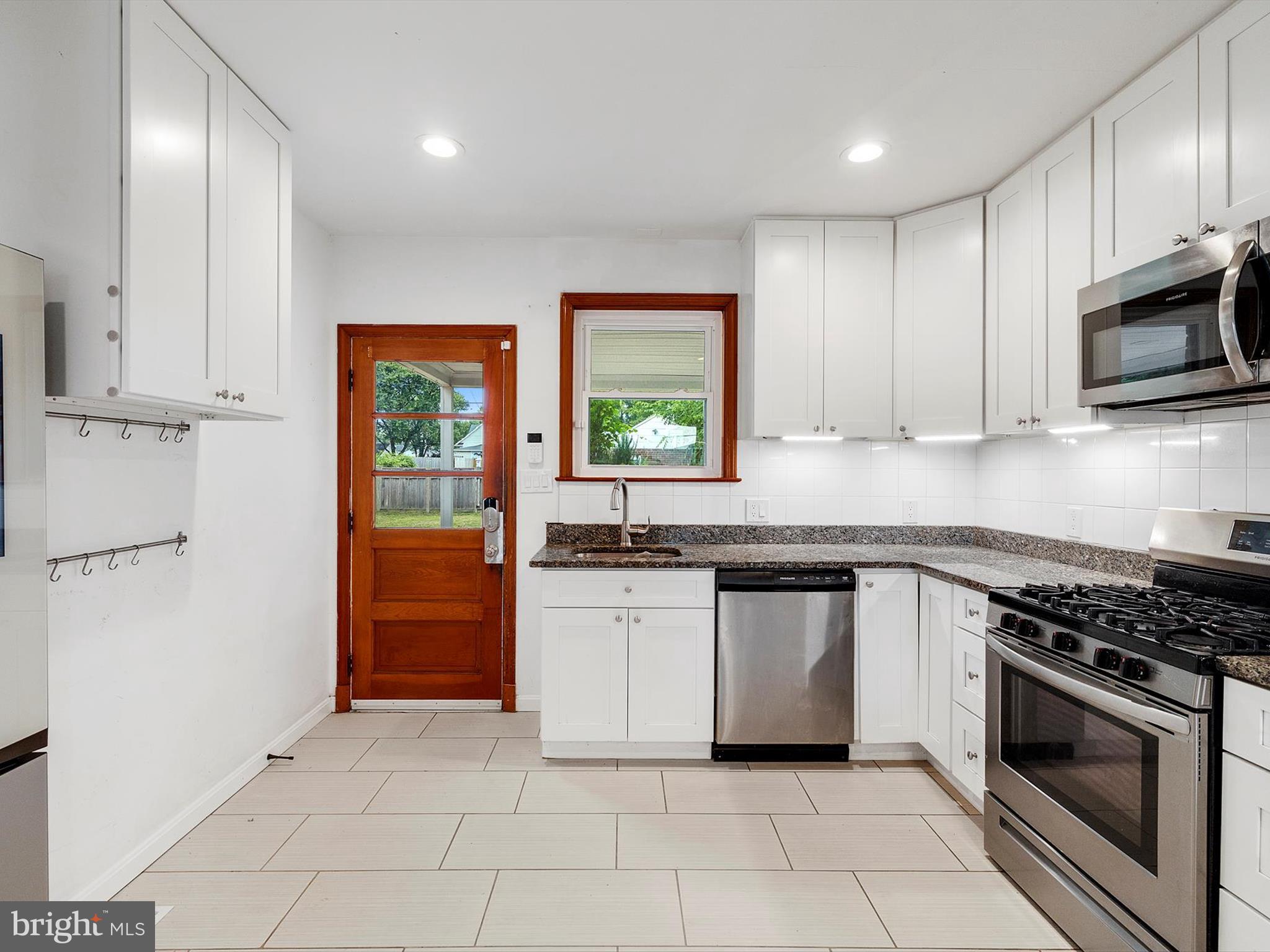 CURTIS HEIGHTS - Residential