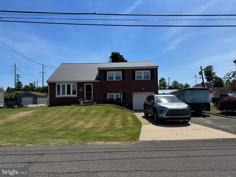 Photo of 225 Park Avenue, BRISTOL, PA 19007 (MLS # PABU2120376)