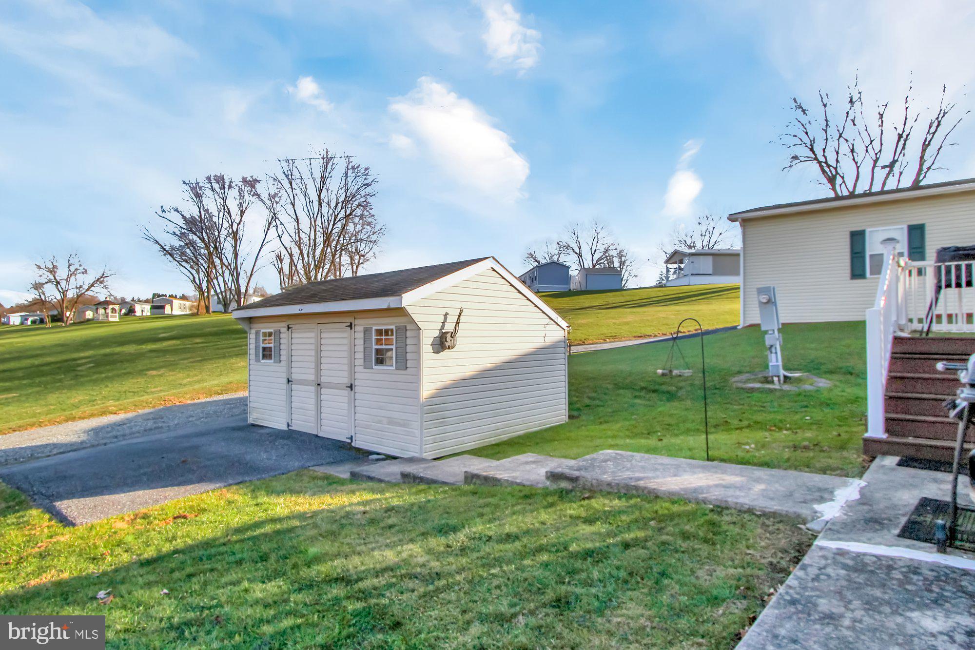 CRESTVIEW ACRES MHP - Residential