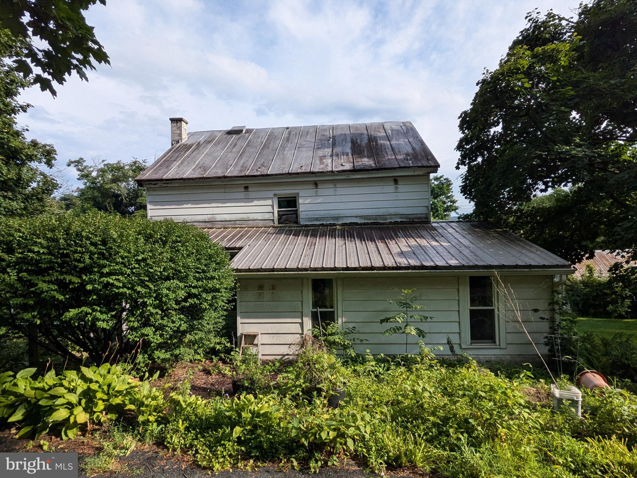 4585 VALLEY ROAD