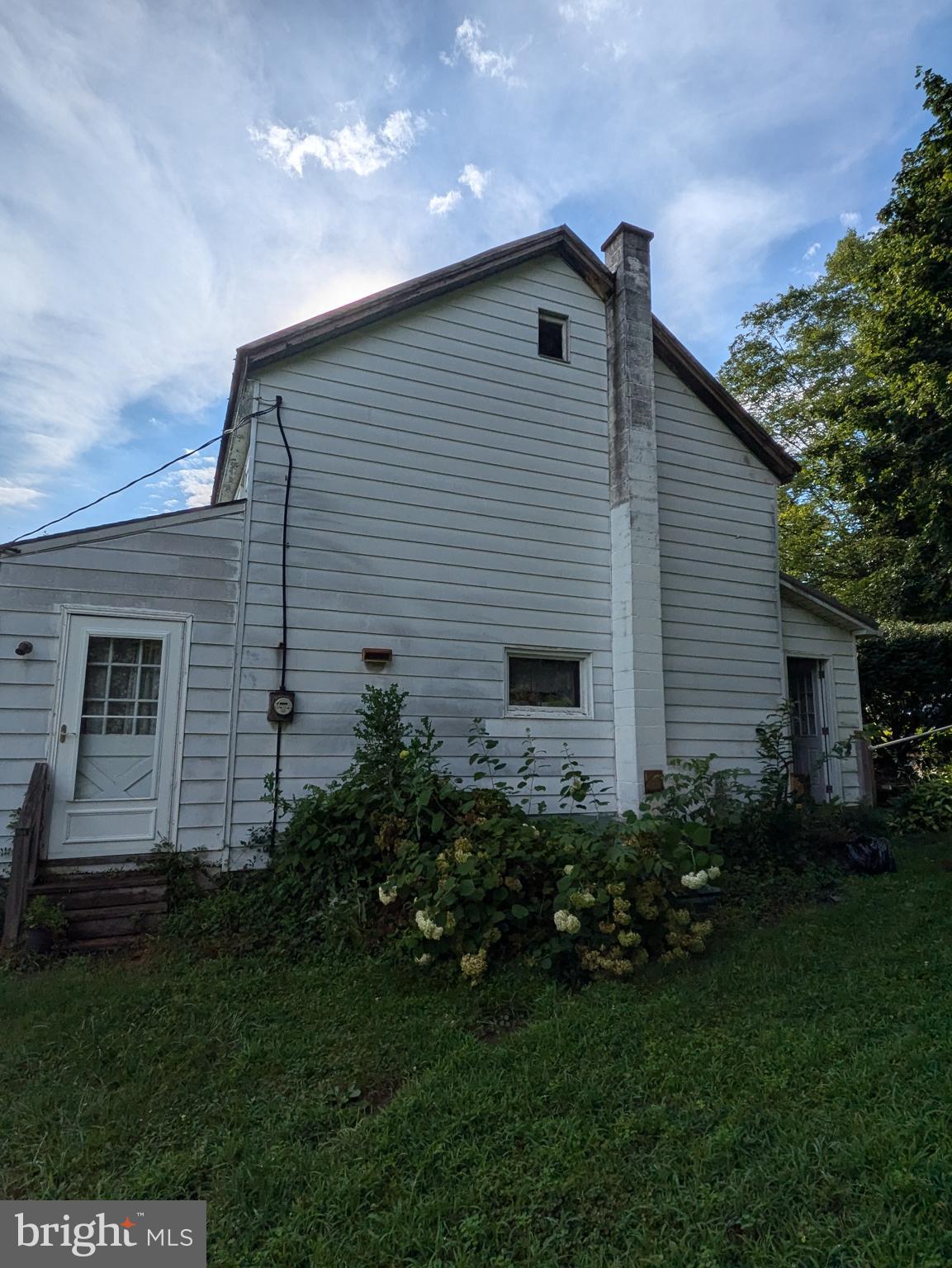 4585 VALLEY ROAD