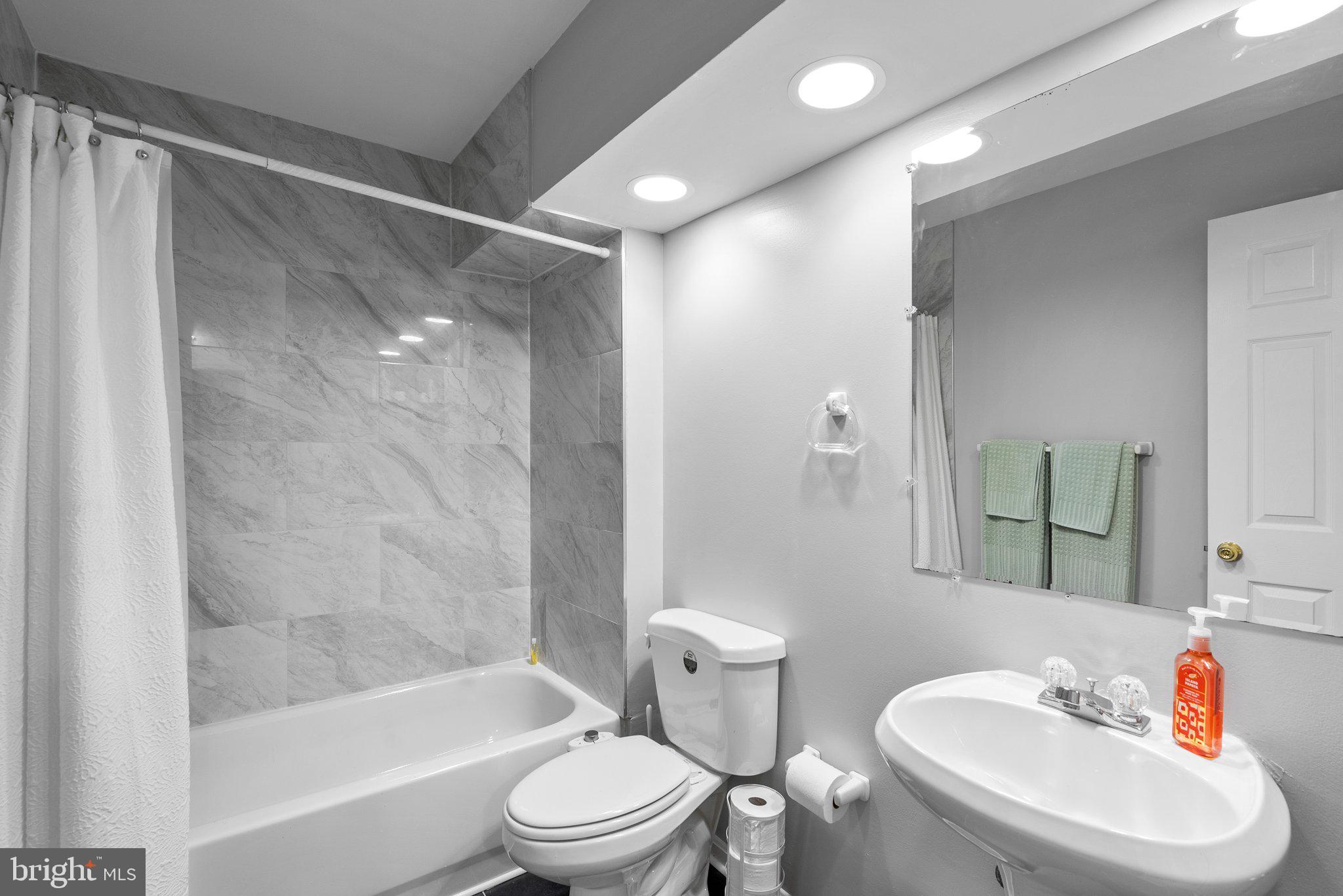 BLUNT COMMONS - Residential