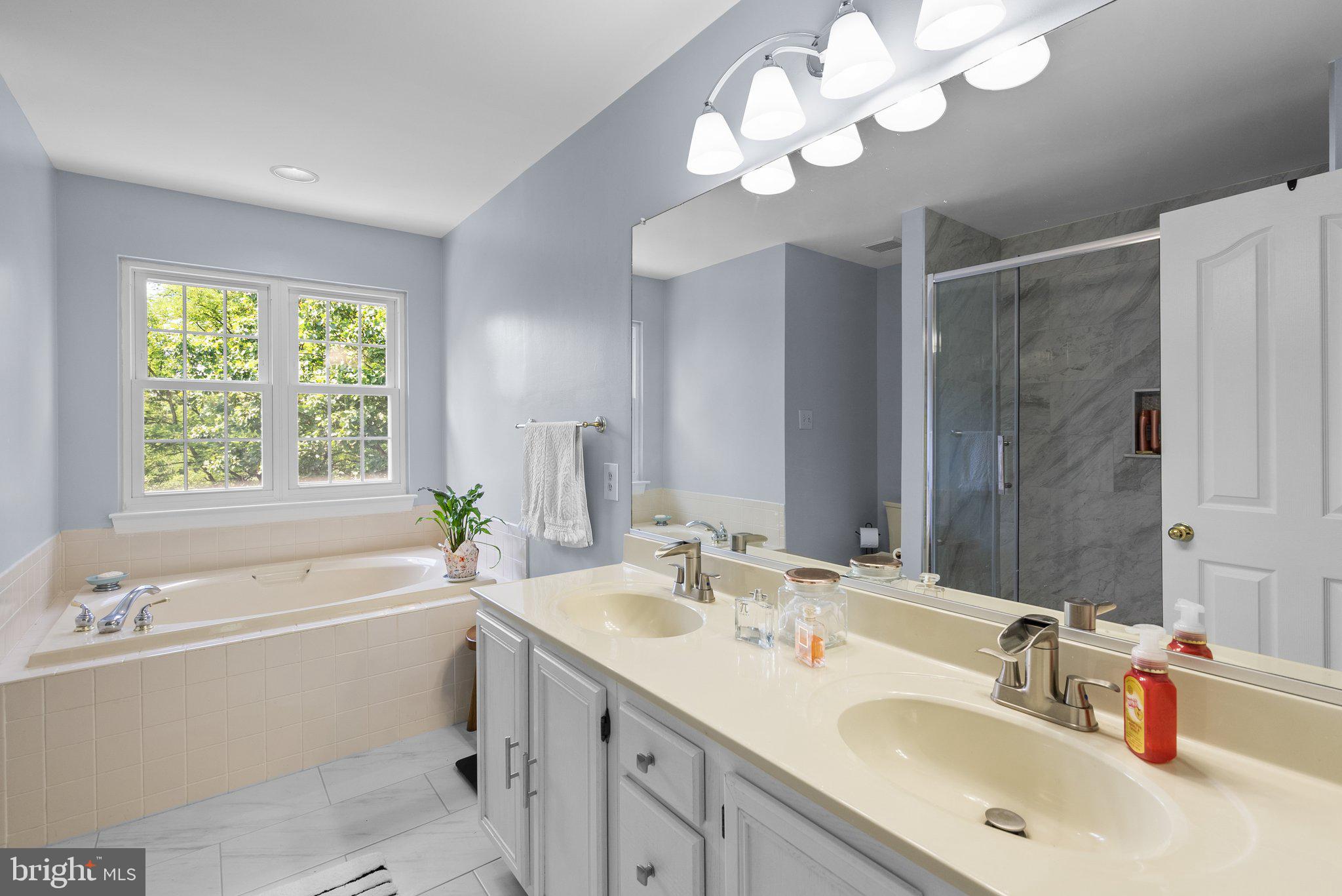 BLUNT COMMONS - Residential