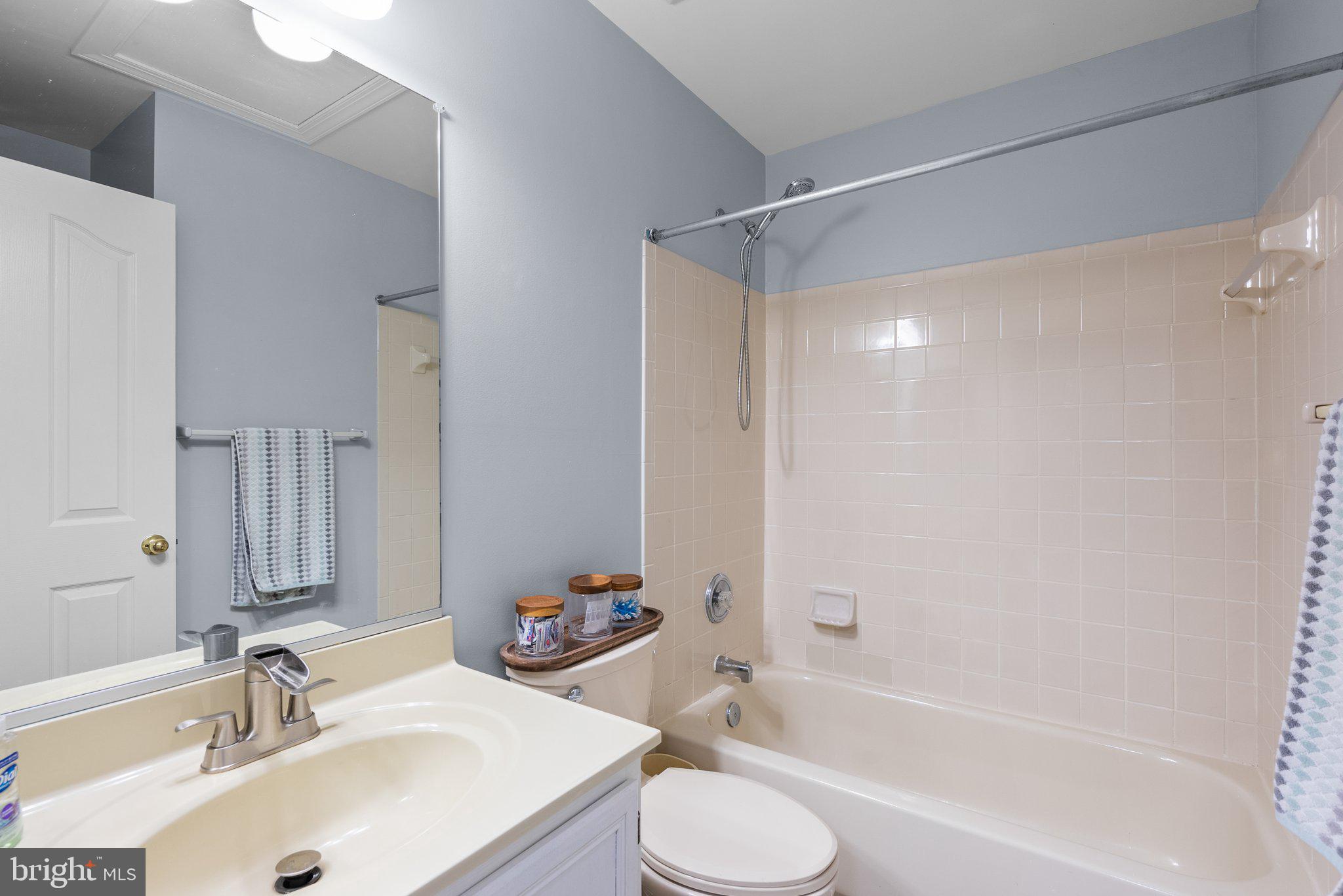 BLUNT COMMONS - Residential