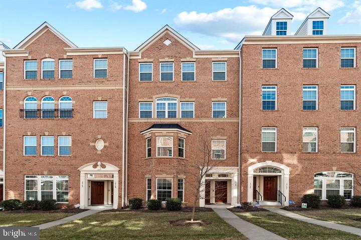 POTOMAC CLUB - Residential Lease