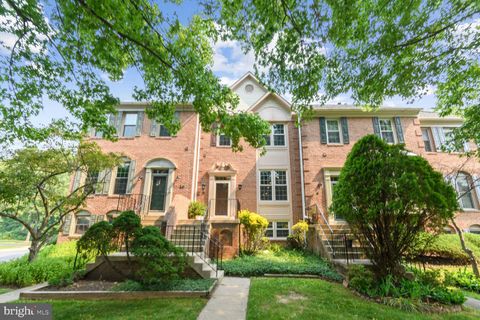 Photo of 8 TORRANCE CT, KENSINGTON, MD 20895 (MLS # MDMC2088326)