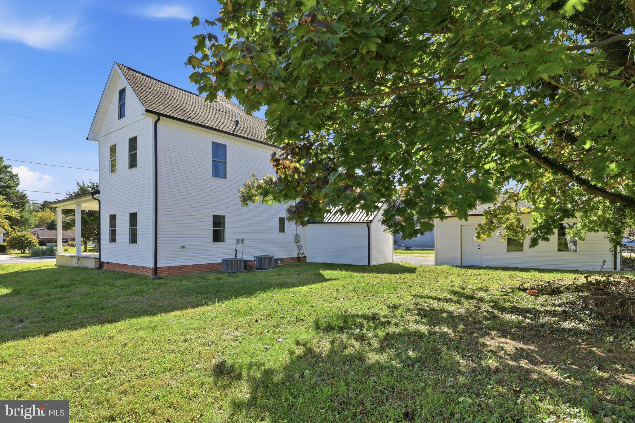 28 W WALNUT STREET