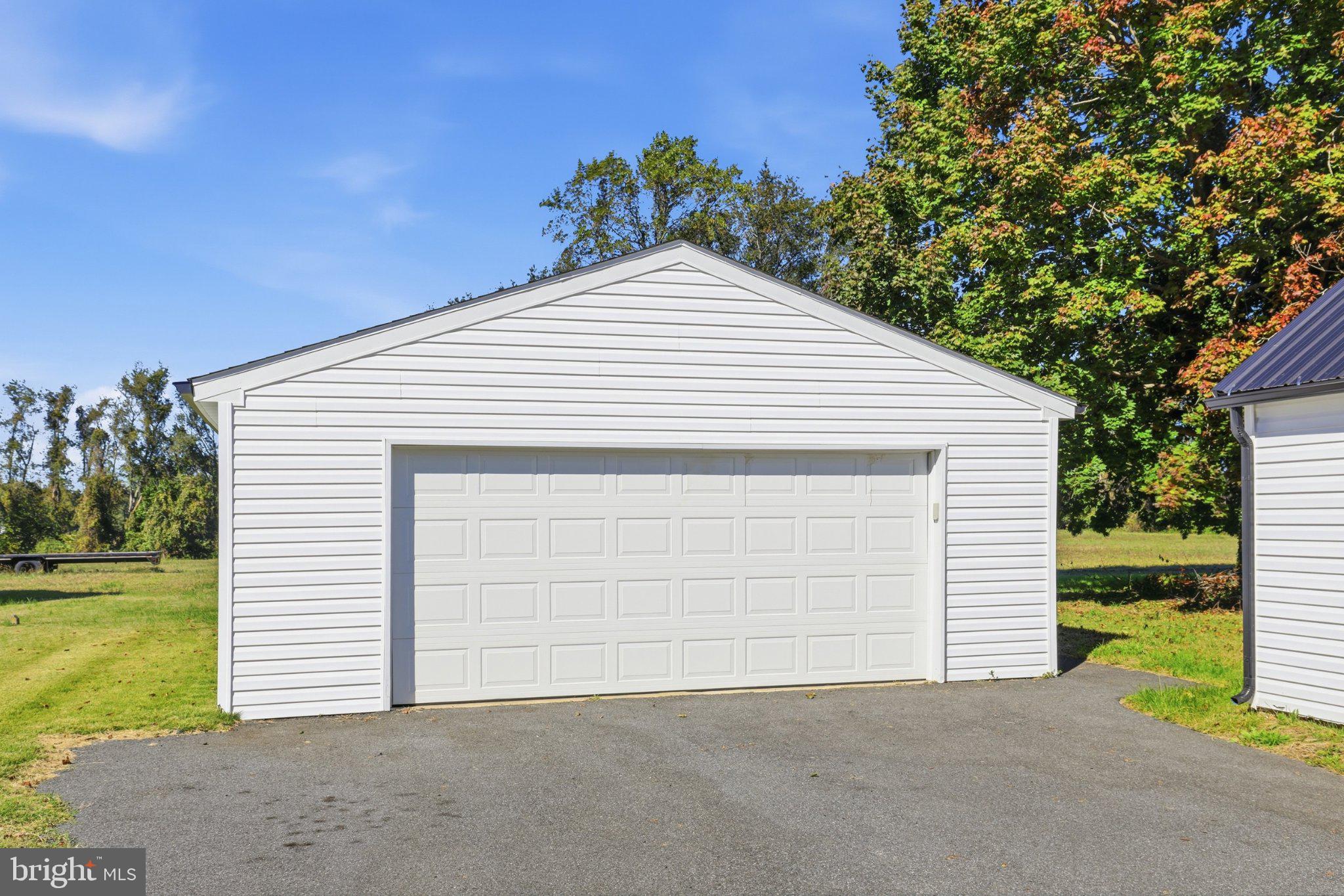 28 W WALNUT STREET